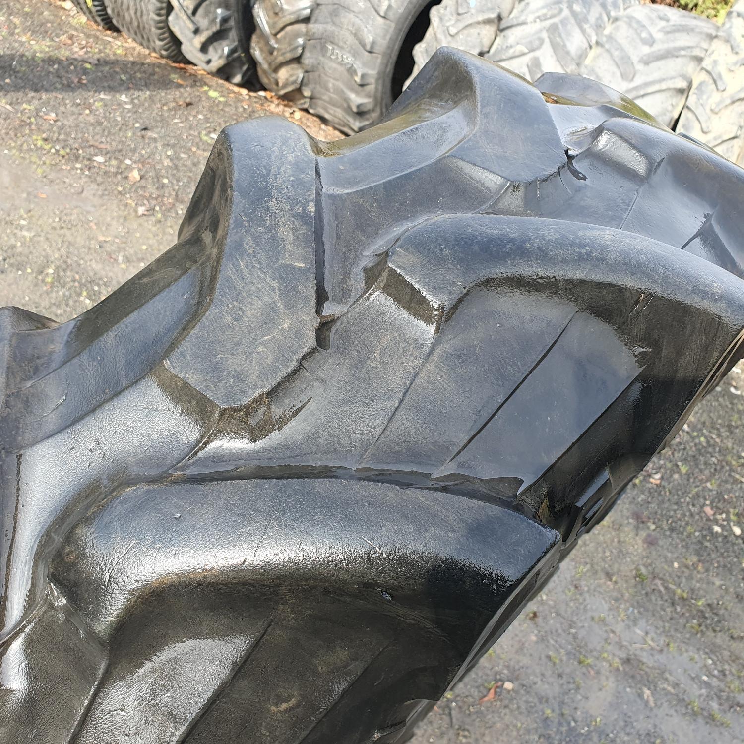  Cauciucuri 12.4R24 (320/85R24) Pirelli