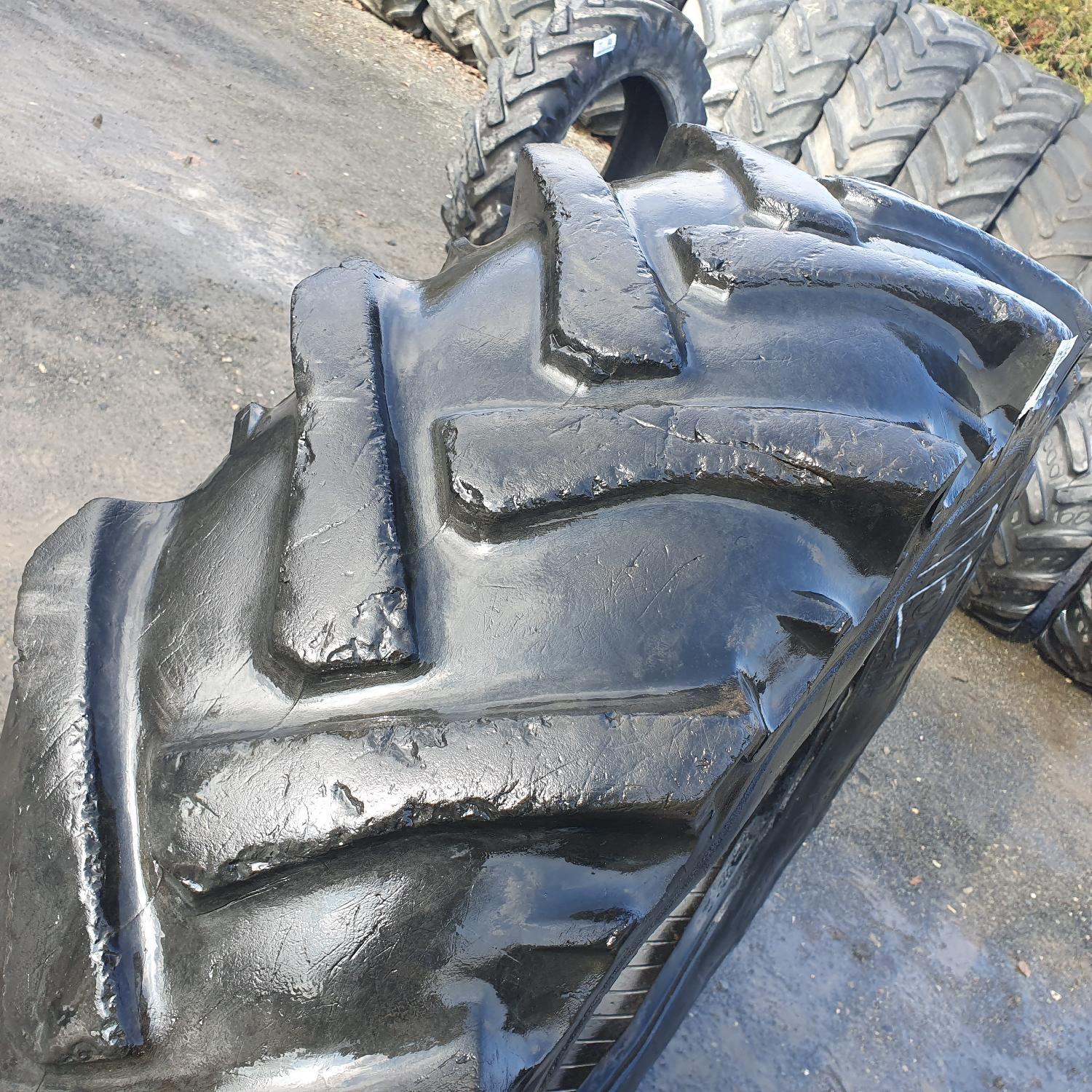  Cauciucuri 14.9R28 (380/85R28) Kormoran