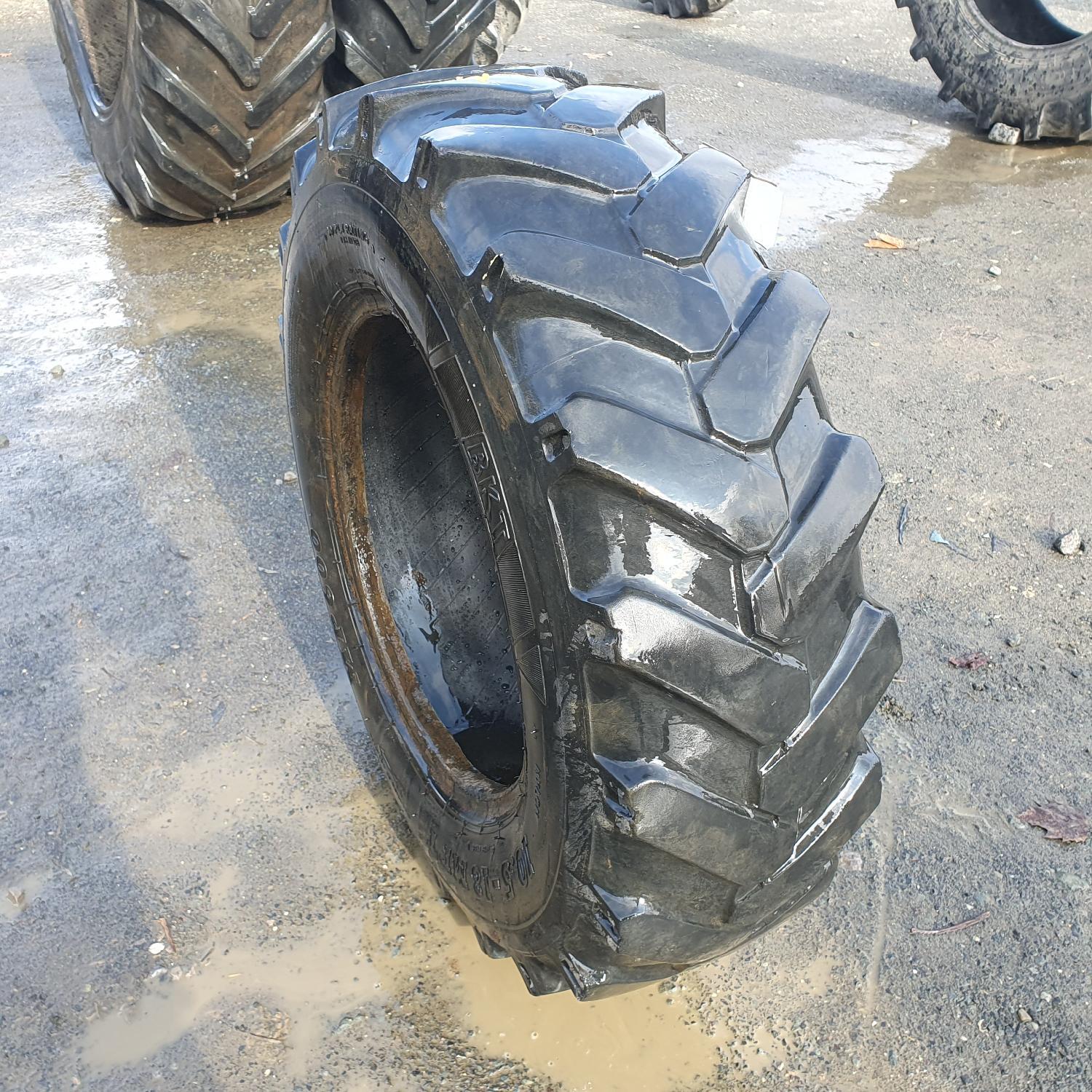  Cauciucuri 10.5-18 (10.5/80R18) Bkt