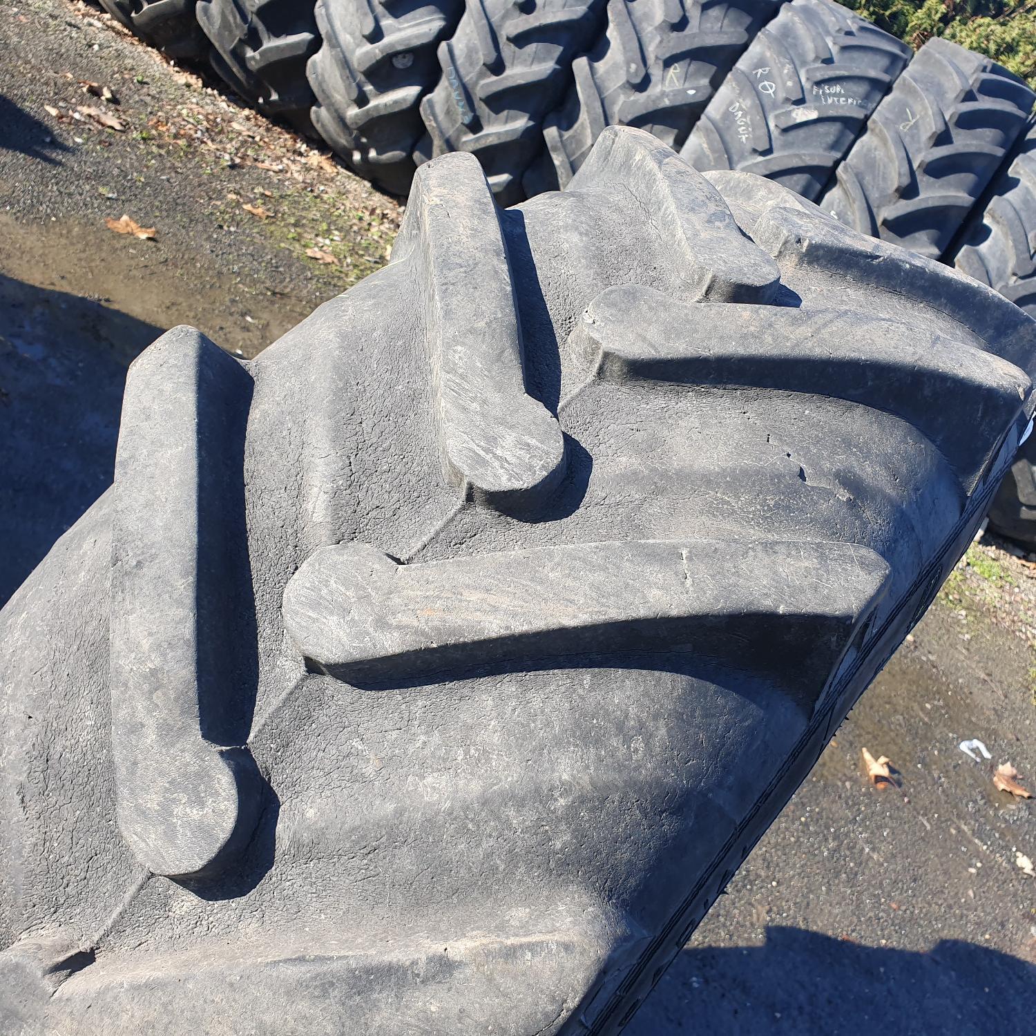  Cauciucuri 14.9R24 (380/85R24) Dneproshina