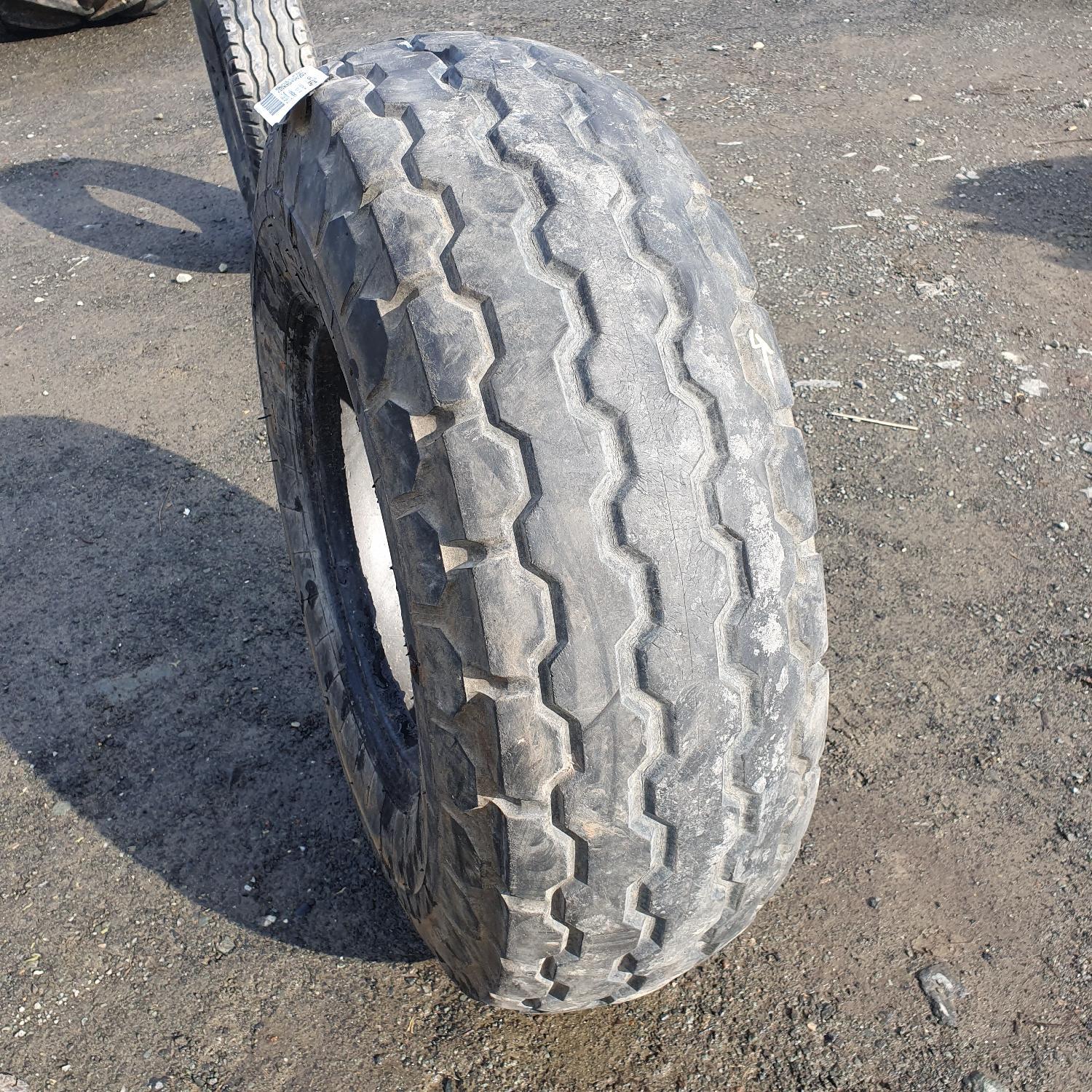  Cauciucuri 11.5-15  Semperit