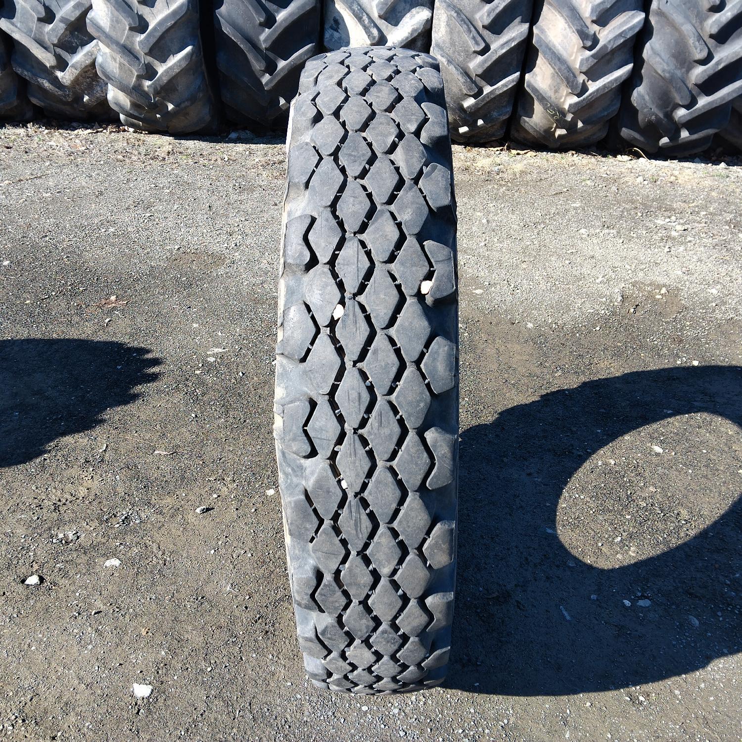  Cauciucuri 8.25-20  Rosava