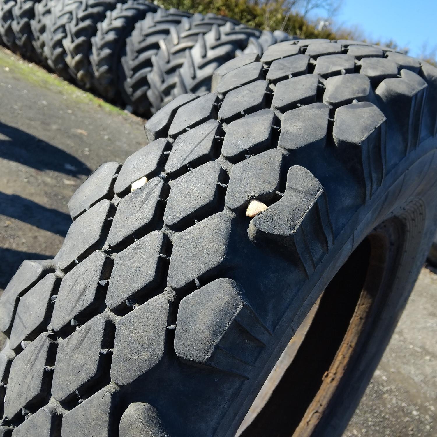  Cauciucuri 8.25-20  Rosava