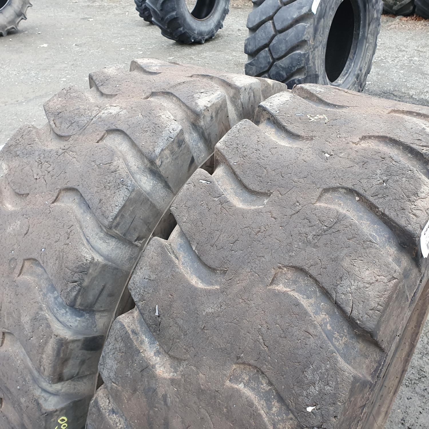  Cauciucuri 17.5-25  Universal