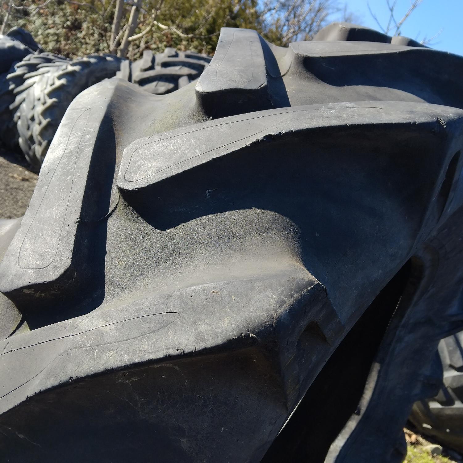  Cauciucuri 16.9-30 (420/85R30) Semperit