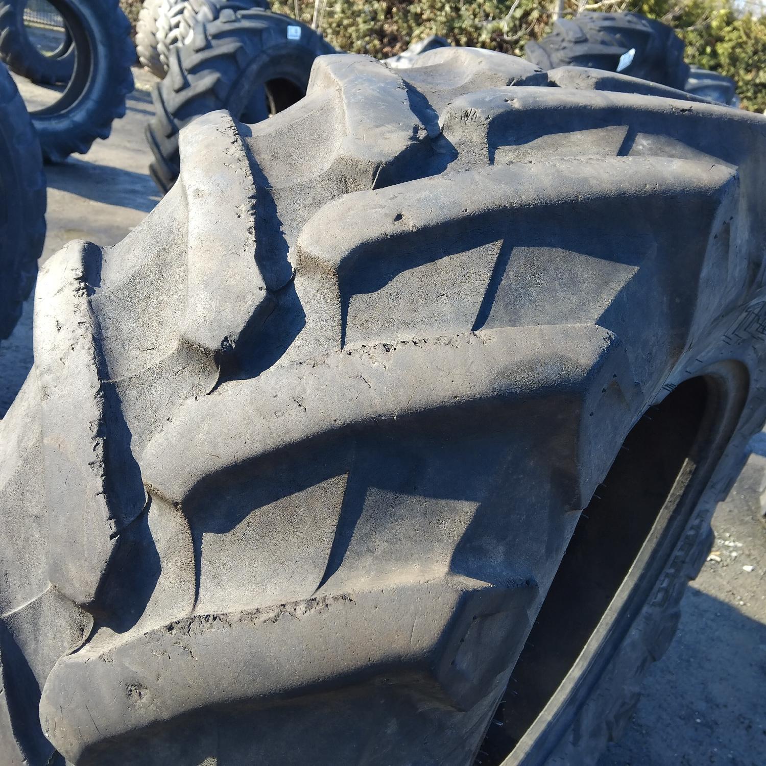  Cauciucuri 440/65R24  Pirelli