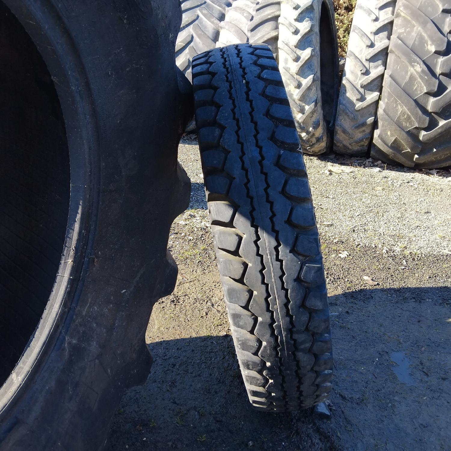  Cauciucuri 8.25-20  Universal