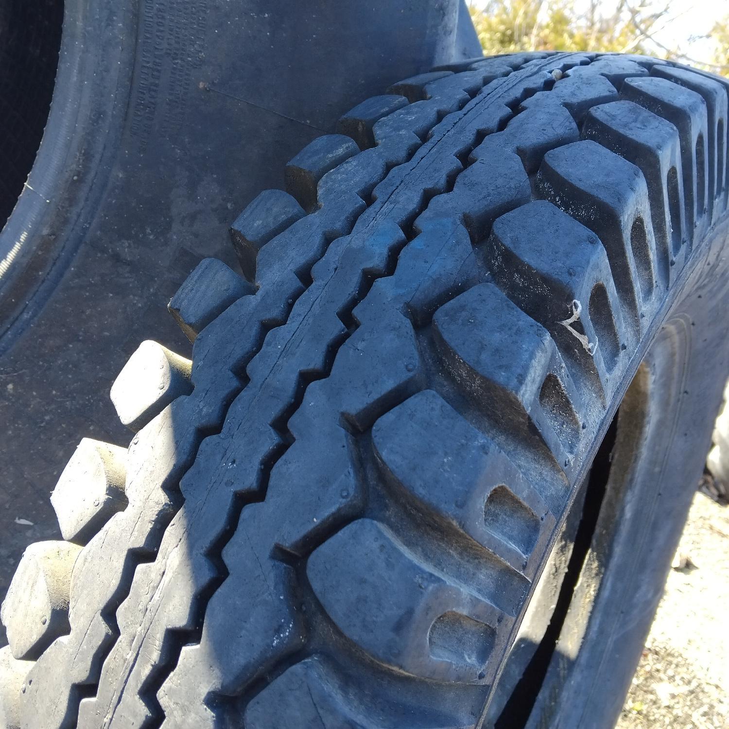  Cauciucuri 8.25-20  Universal