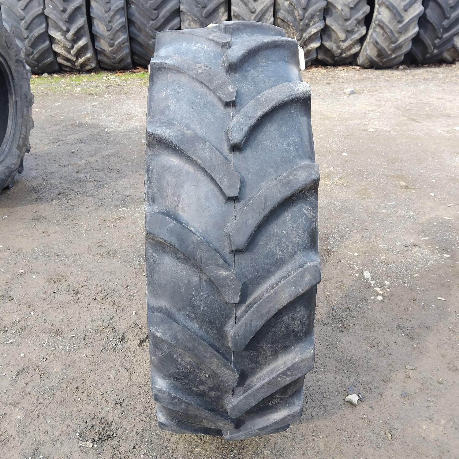  Cauciucuri 340/85R24 (13.6R24) Vredestein
