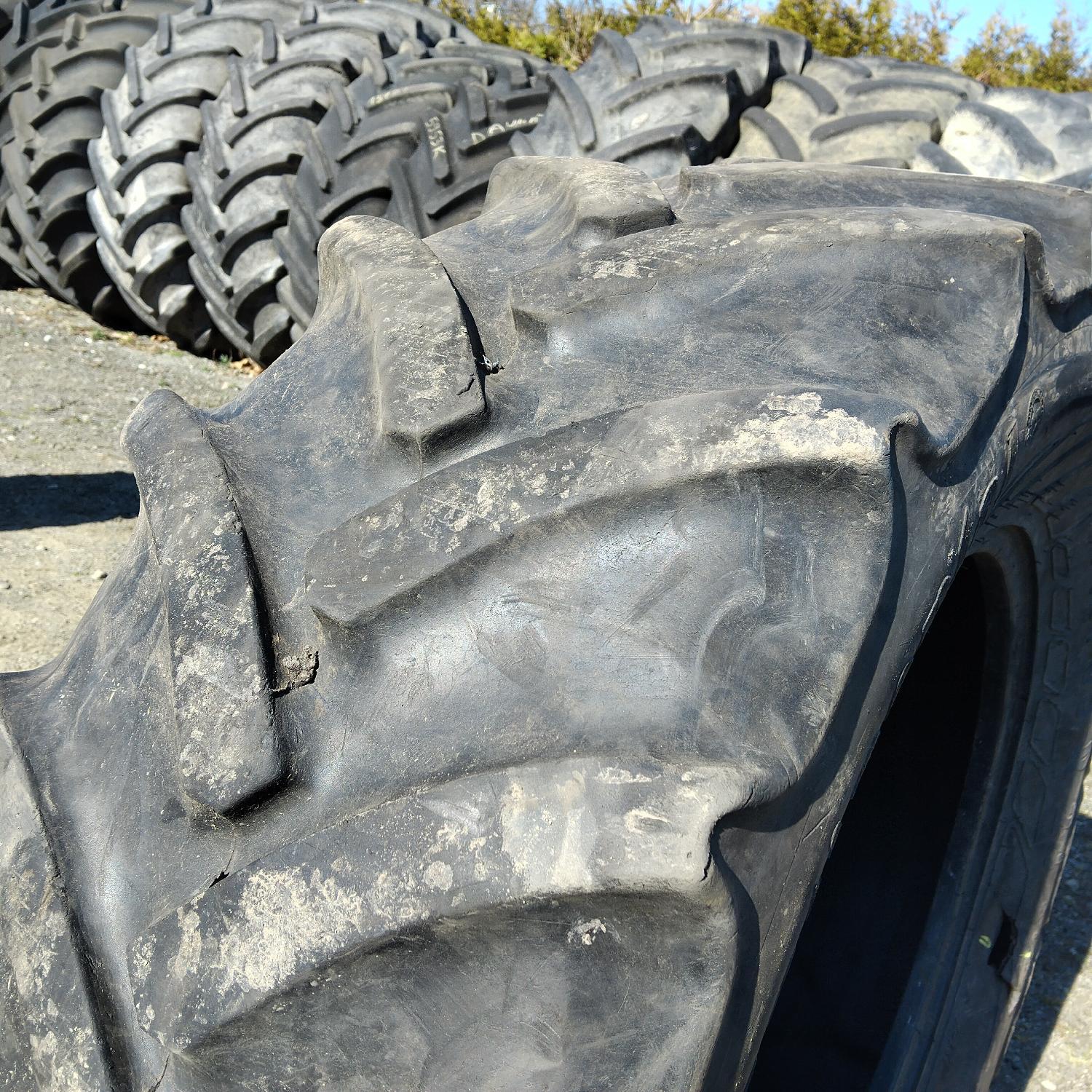  Cauciucuri 440/65R24  Continental