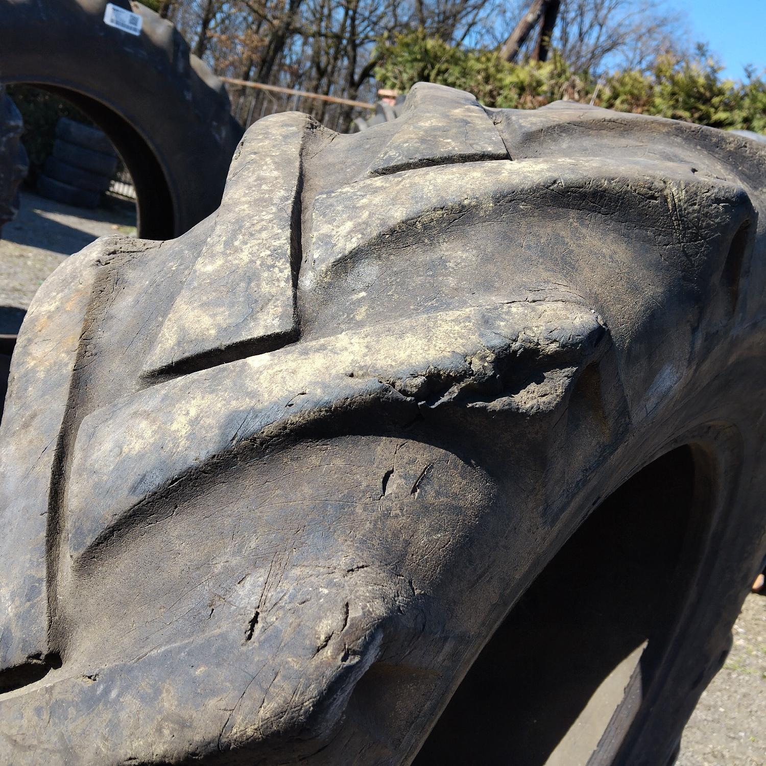  Cauciucuri 14.9-24 (380/85R24) Universal