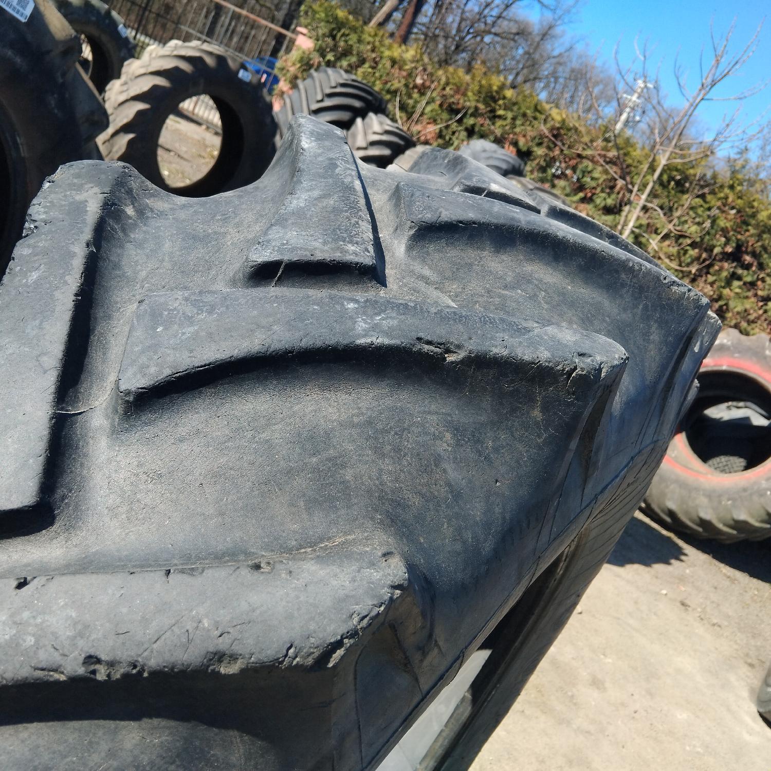  Cauciucuri 14.9-30 (380/85R30) Continental