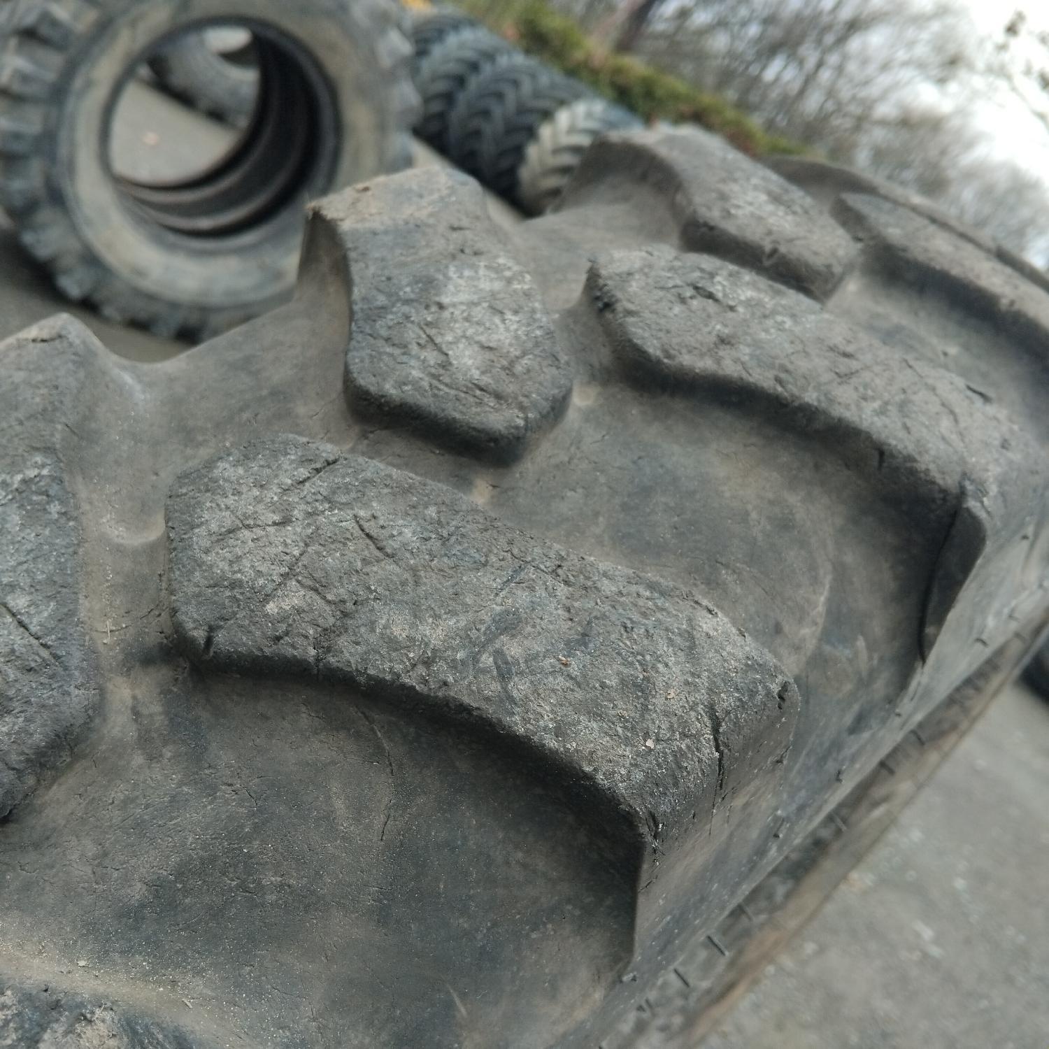  Cauciucuri 8.25-20  Apollo