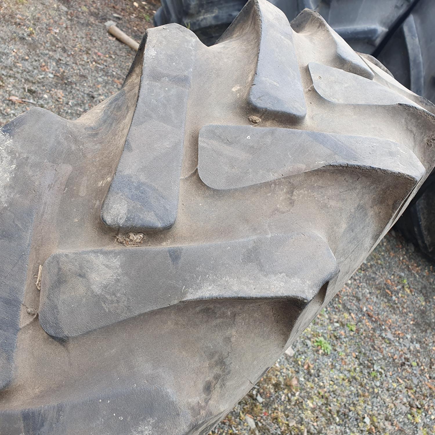  Cauciucuri 11.2-24 (280/85R24) Semperit