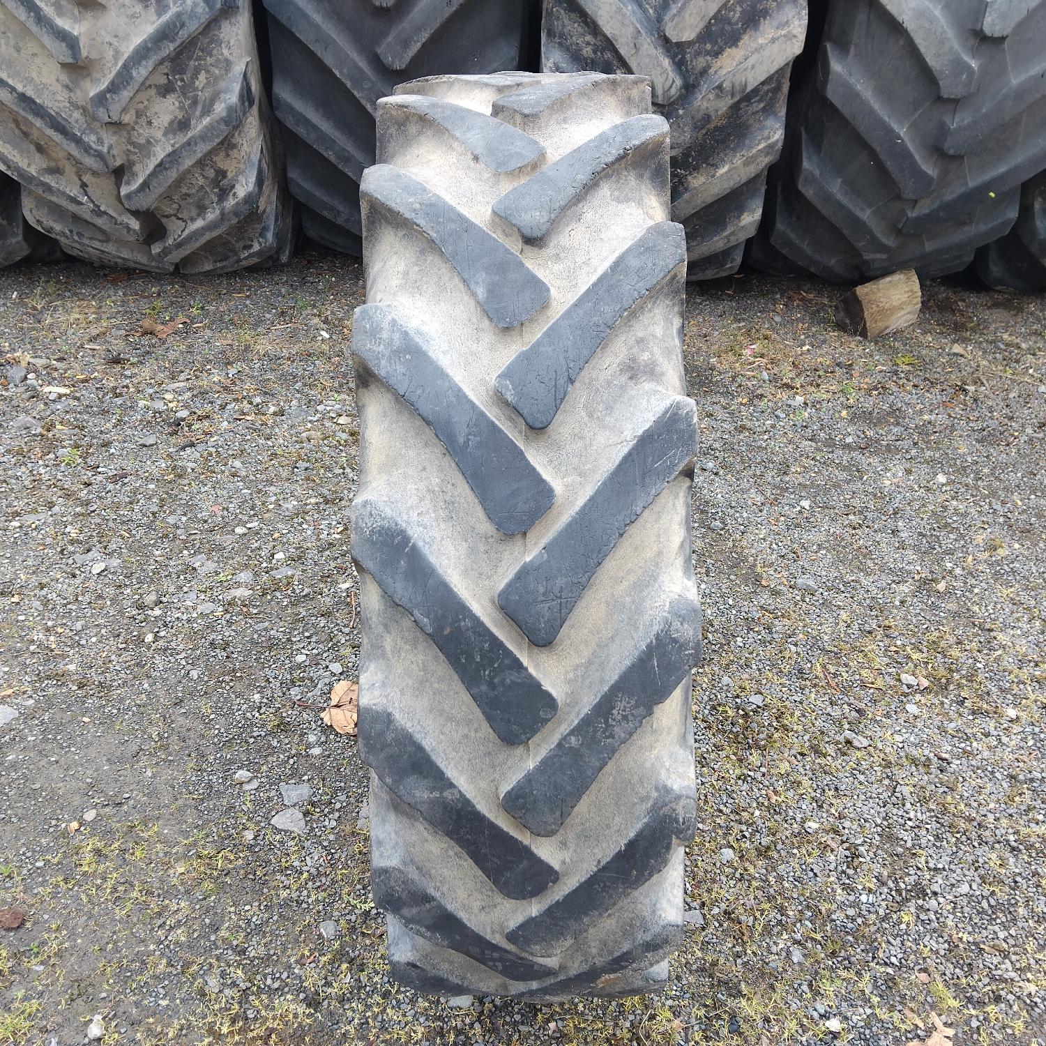  Cauciucuri 11.2-24 (280/85R24) Semperit