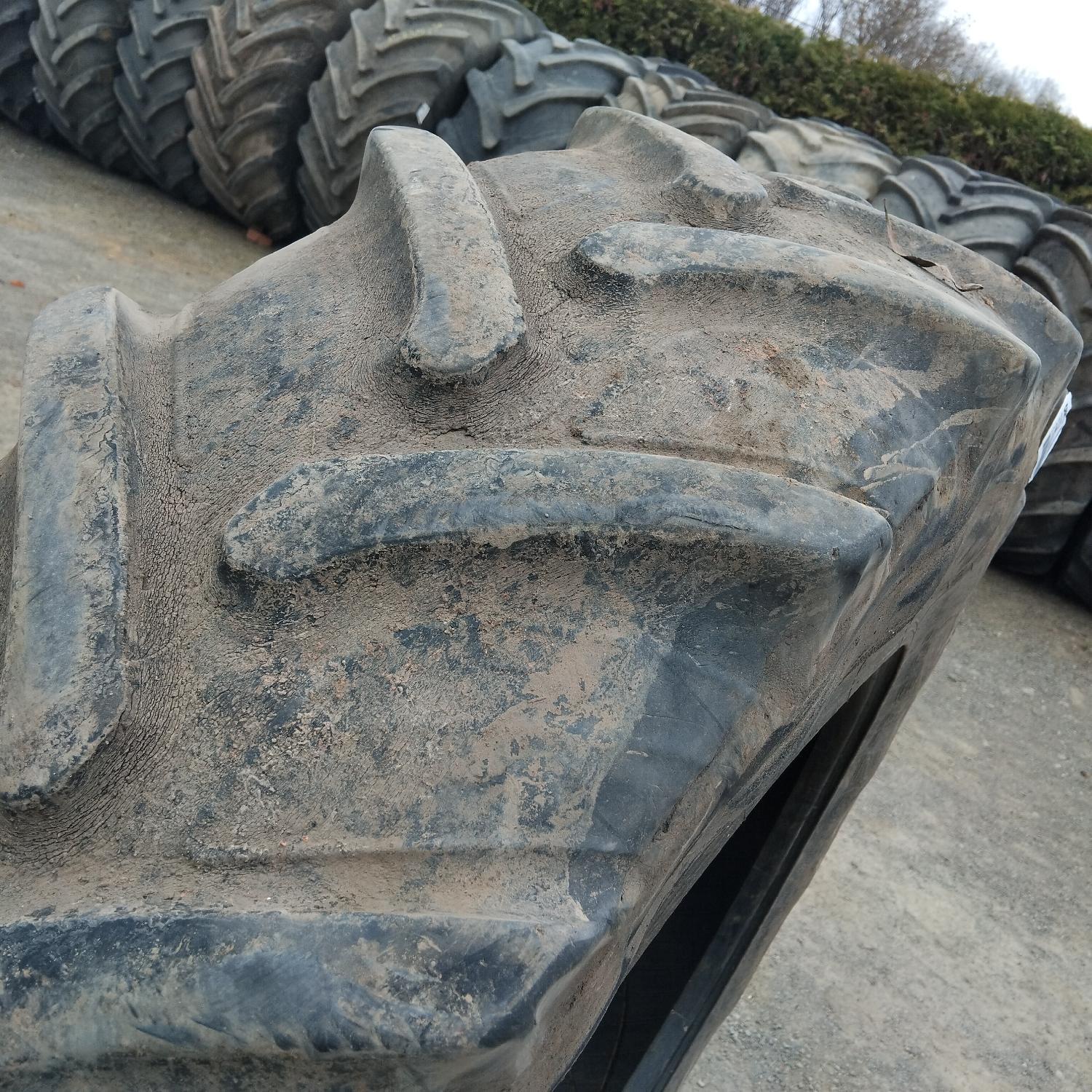  Cauciucuri 14.9R28 (380/85R28) Taurus