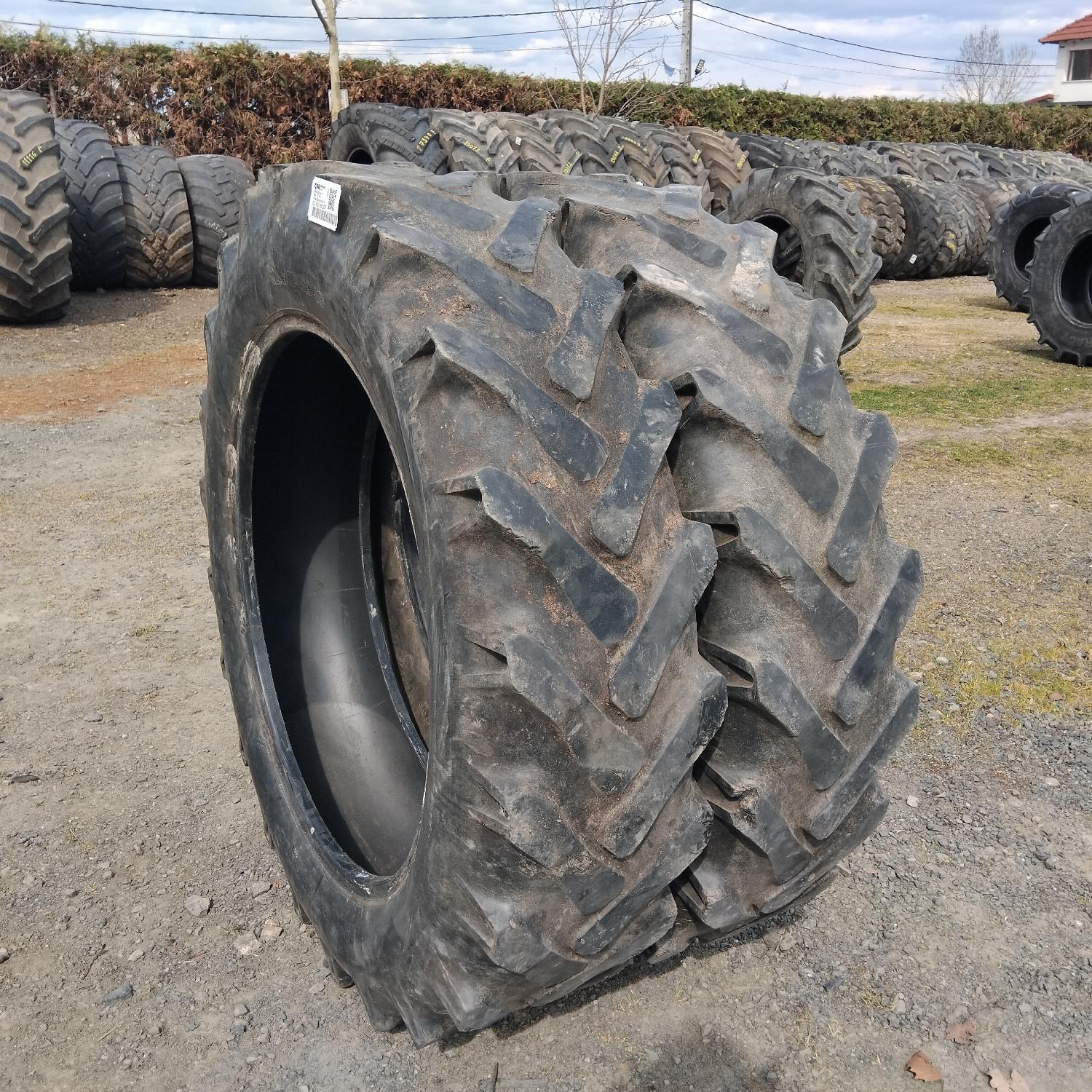  Cauciucuri 12.4-32 (320/85R32) Semperit