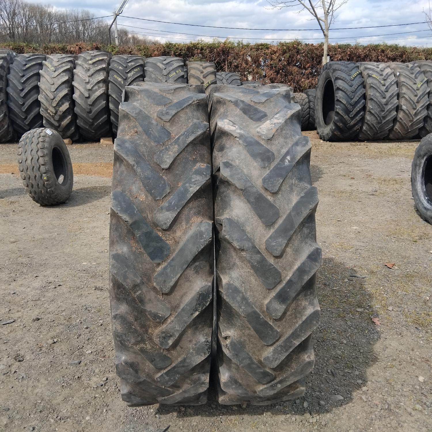  Cauciucuri 12.4-32 (320/85R32) Semperit