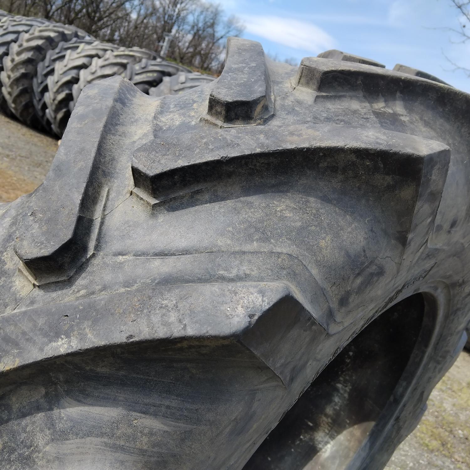  Cauciucuri 14.9R28 (380/85R28) Vredestein