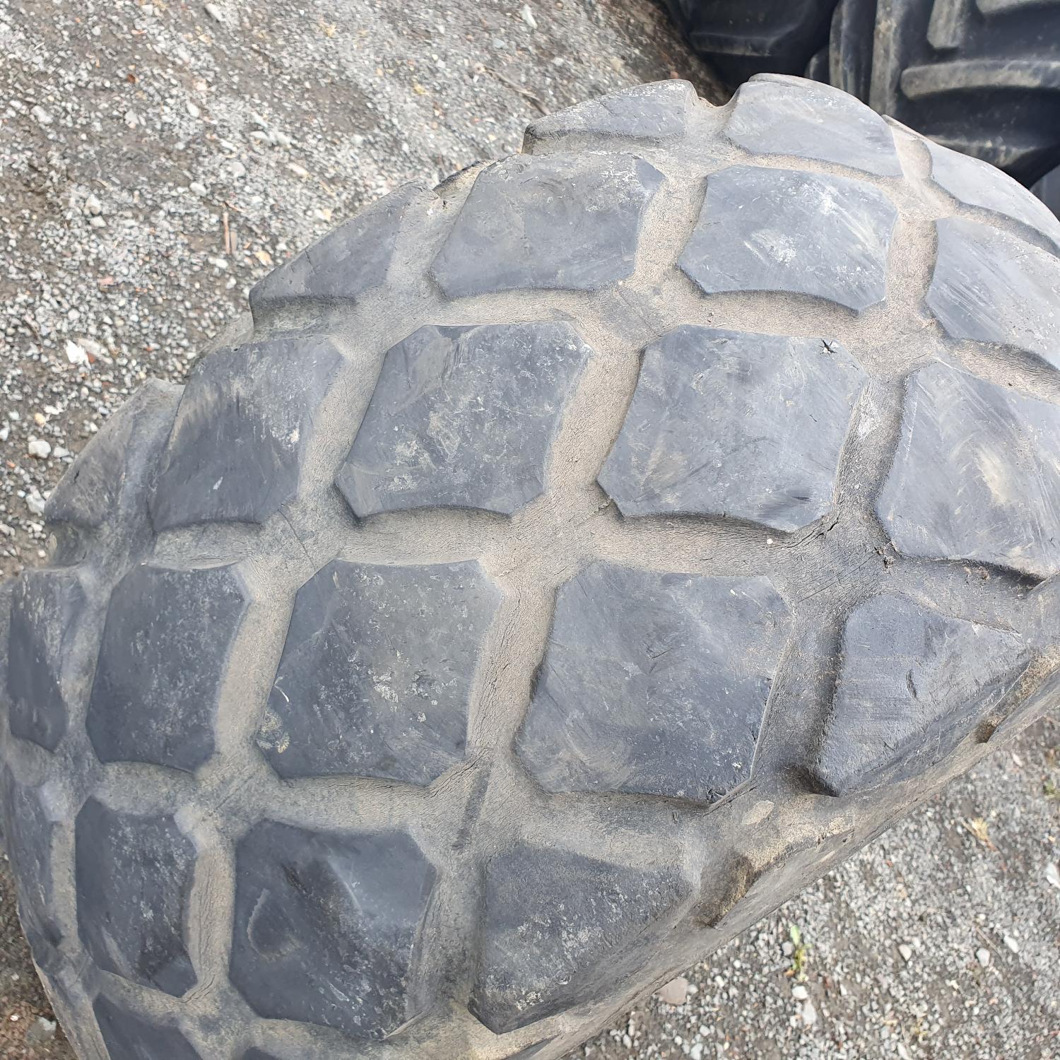  Cauciucuri 15.0/55-17  Semperit