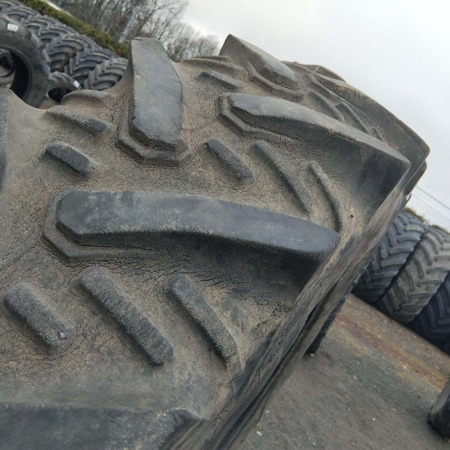  Cauciucuri 13.6R36 (340/85R36) Semperit