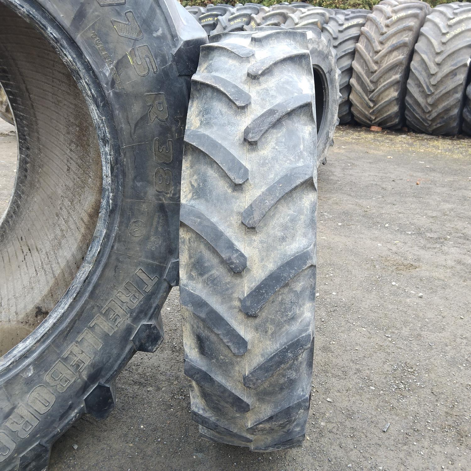  Cauciucuri 12.4R32 (320/85R32) Semperit