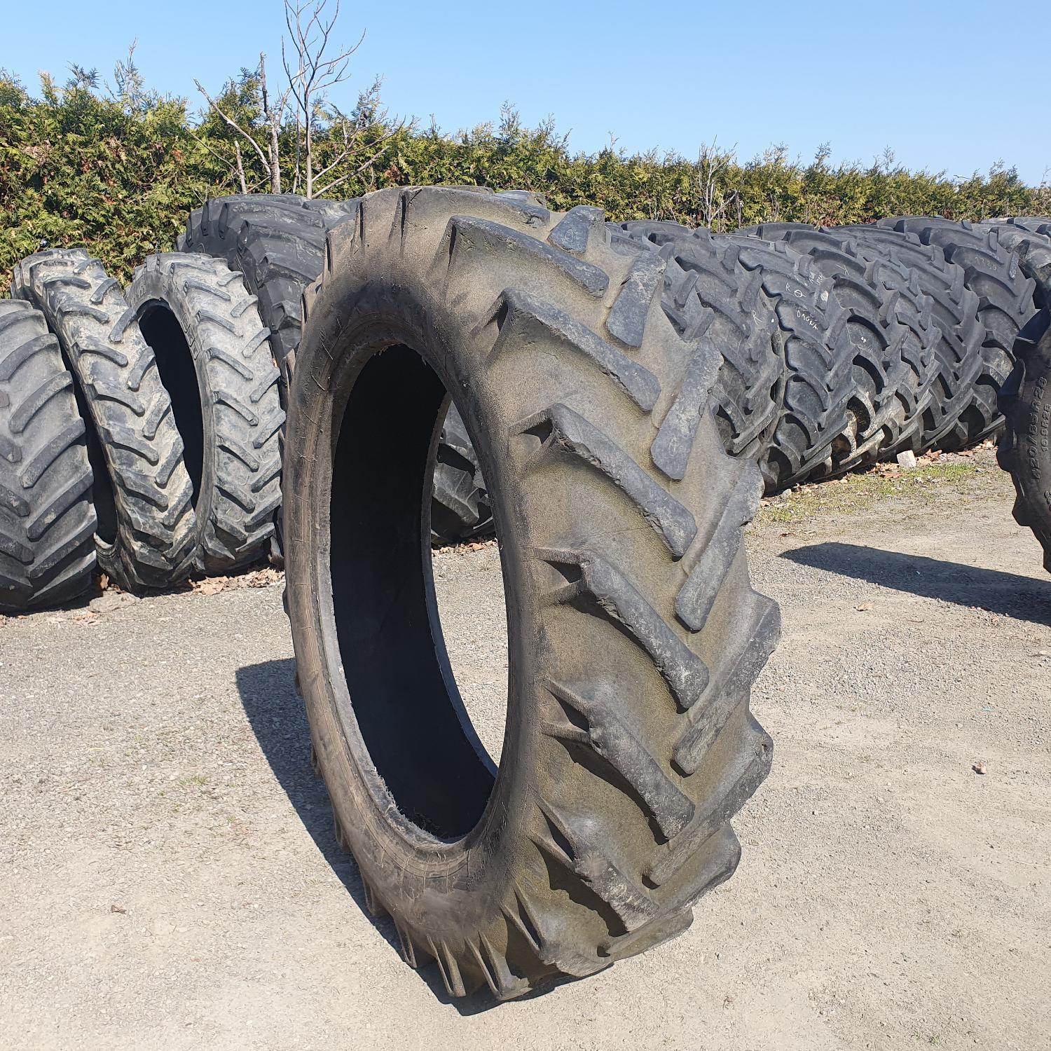  Cauciucuri 12.4-32 (320/85R32) Semperit