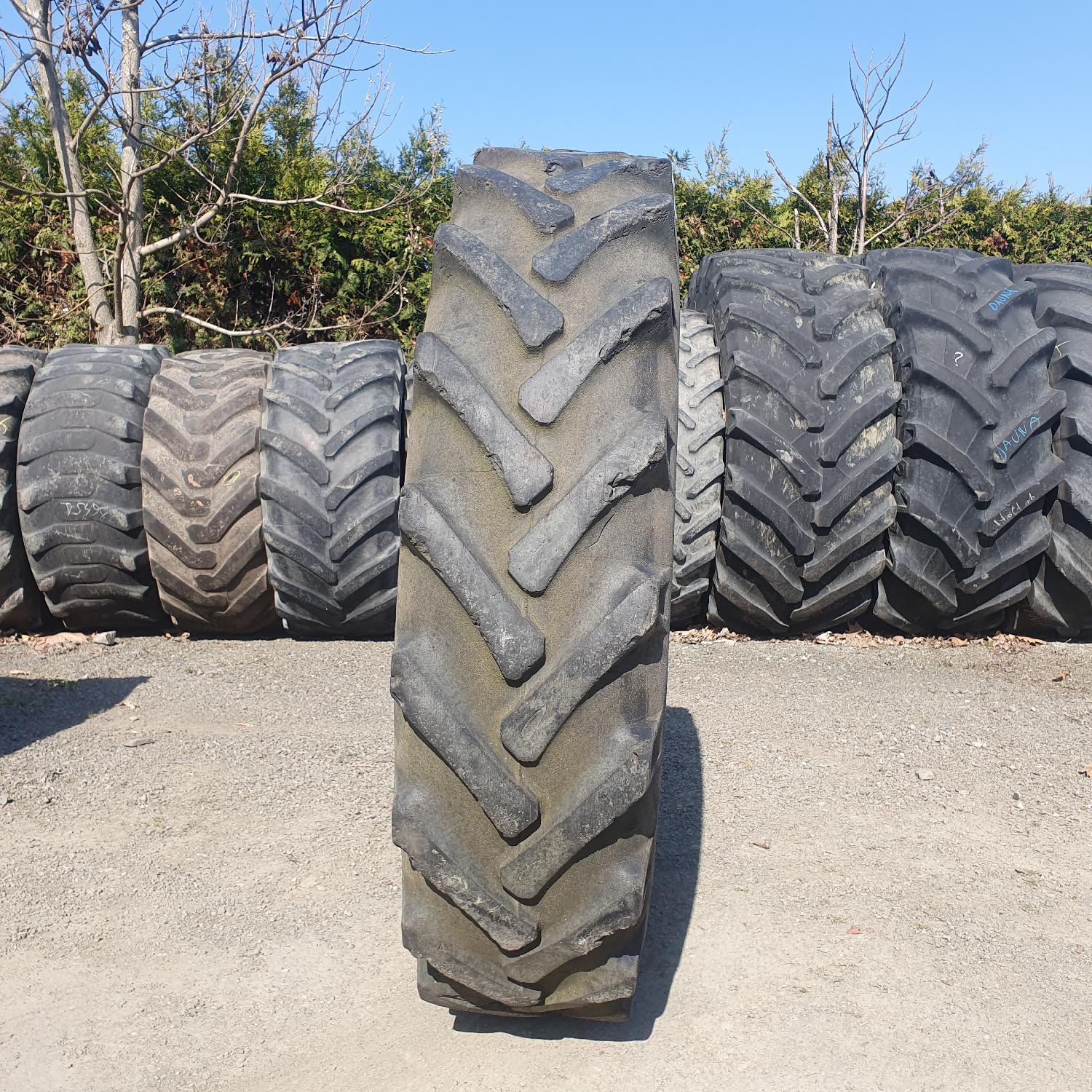  Cauciucuri 12.4-32 (320/85R32) Semperit