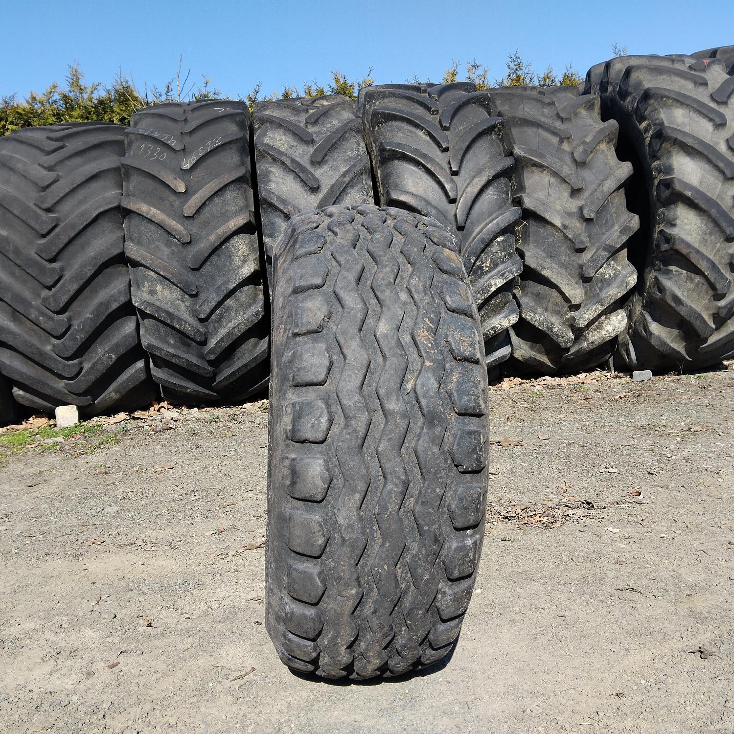  Cauciucuri 10.0/75-15.3 (260/70R15.3) Bkt