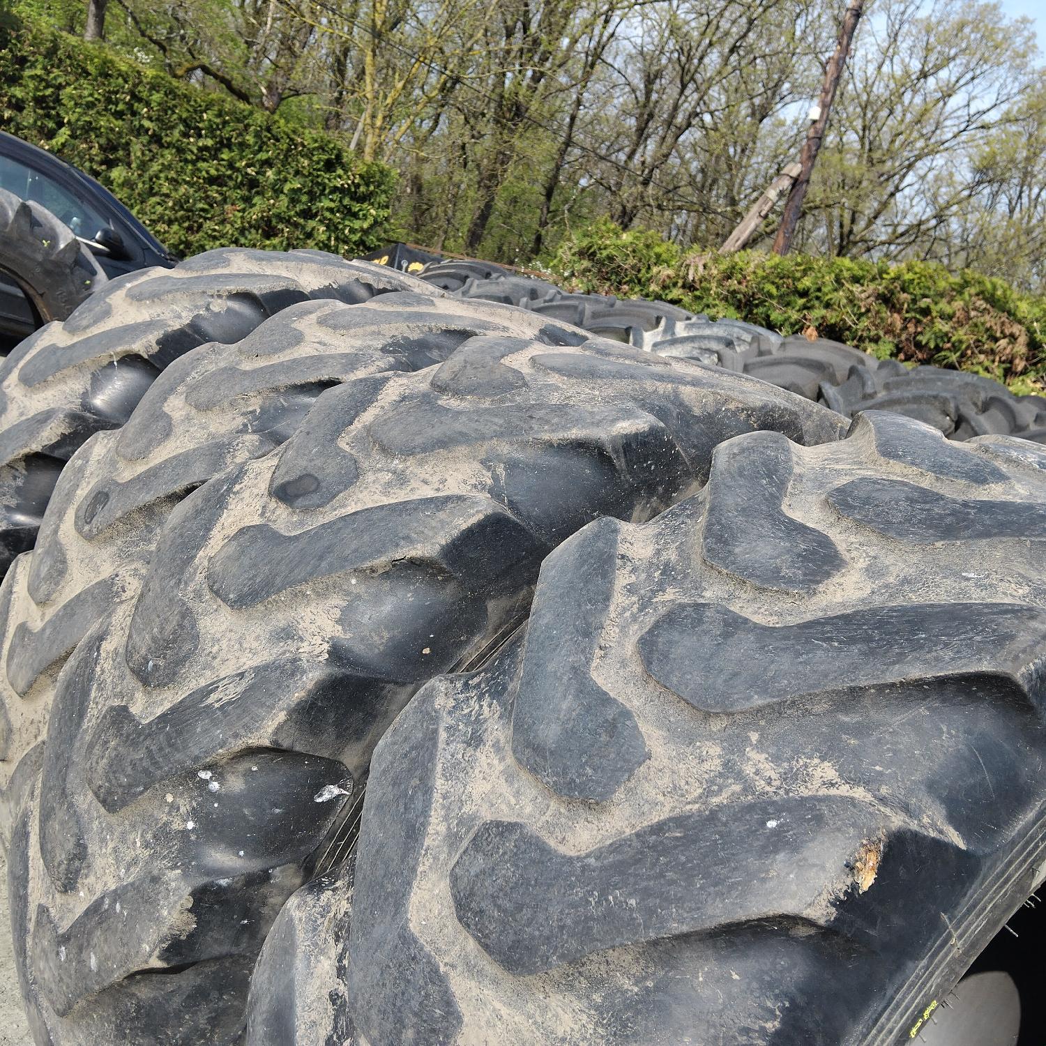  Cauciucuri 15.5-25  Petlas