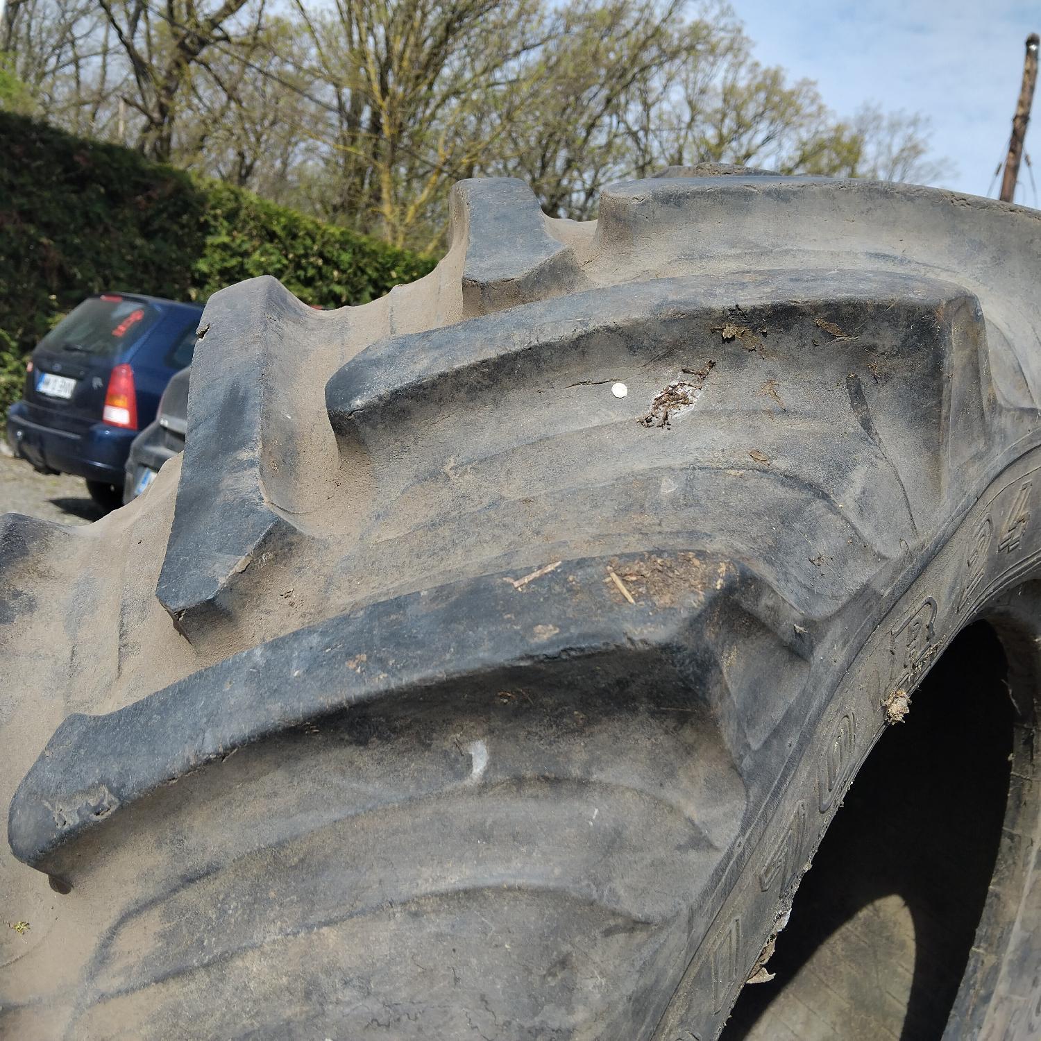  Cauciucuri 360/70R24  Taurus