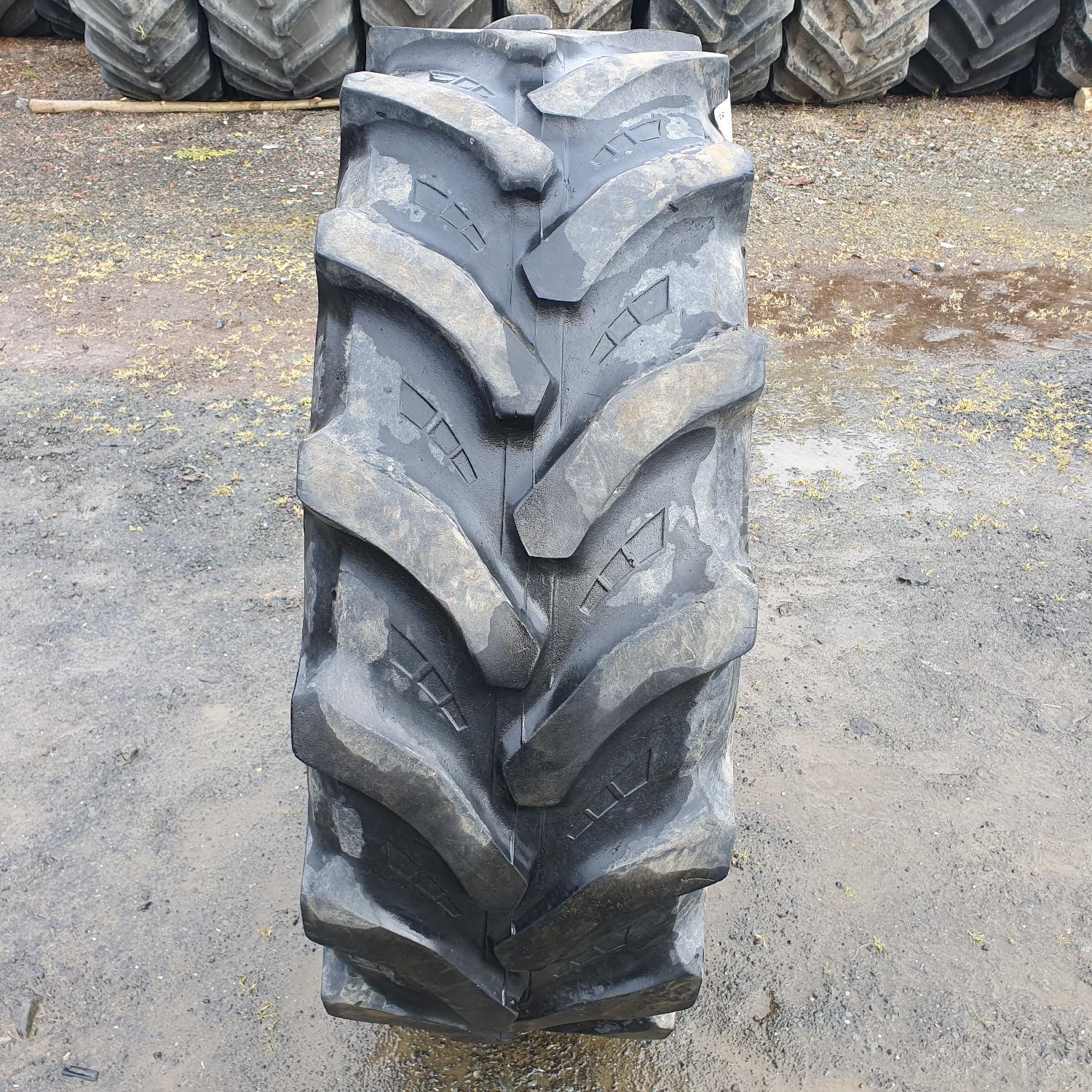  Cauciucuri 360/70R24  Petlas