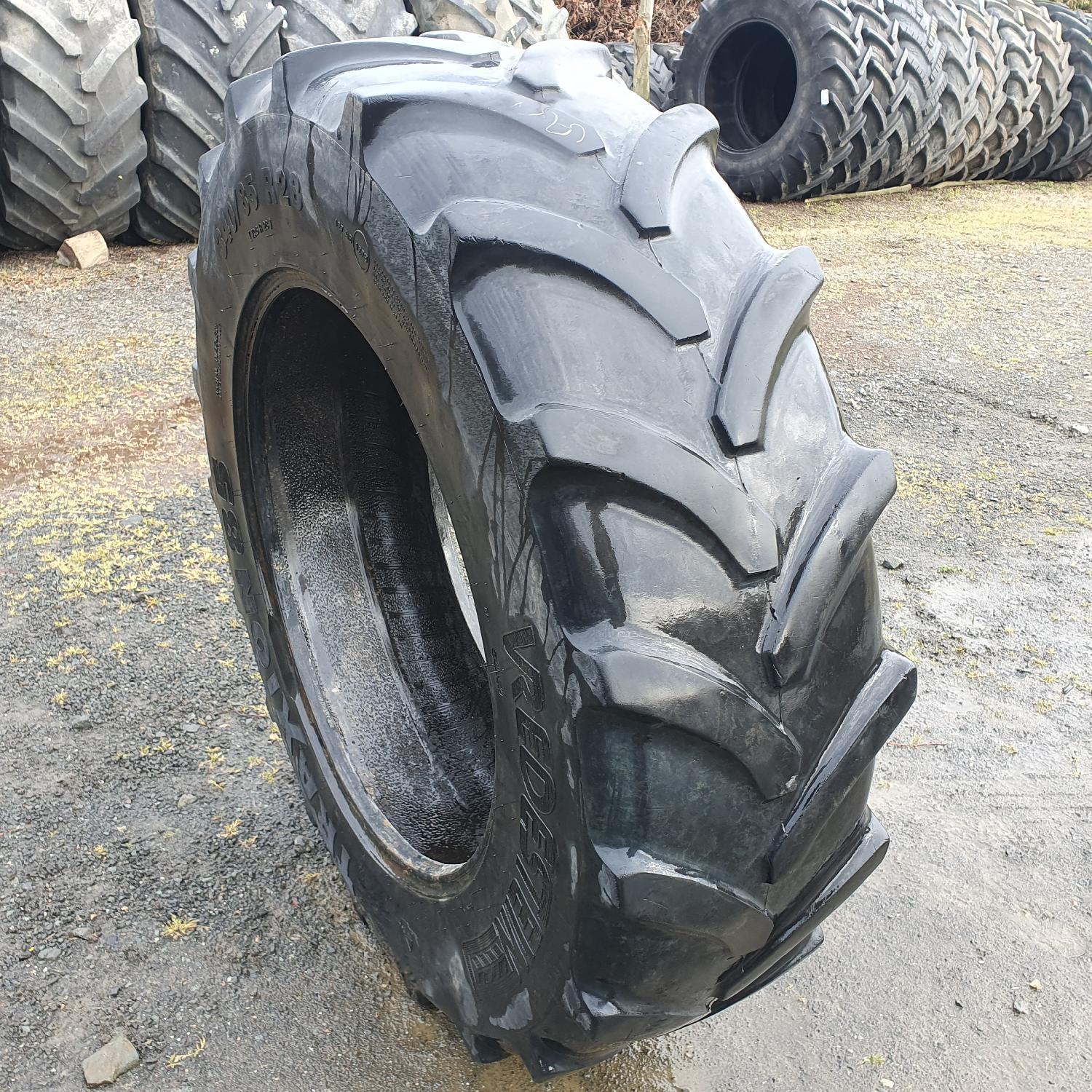  Cauciucuri 340/85R28 (13.6	R28) Vredestein