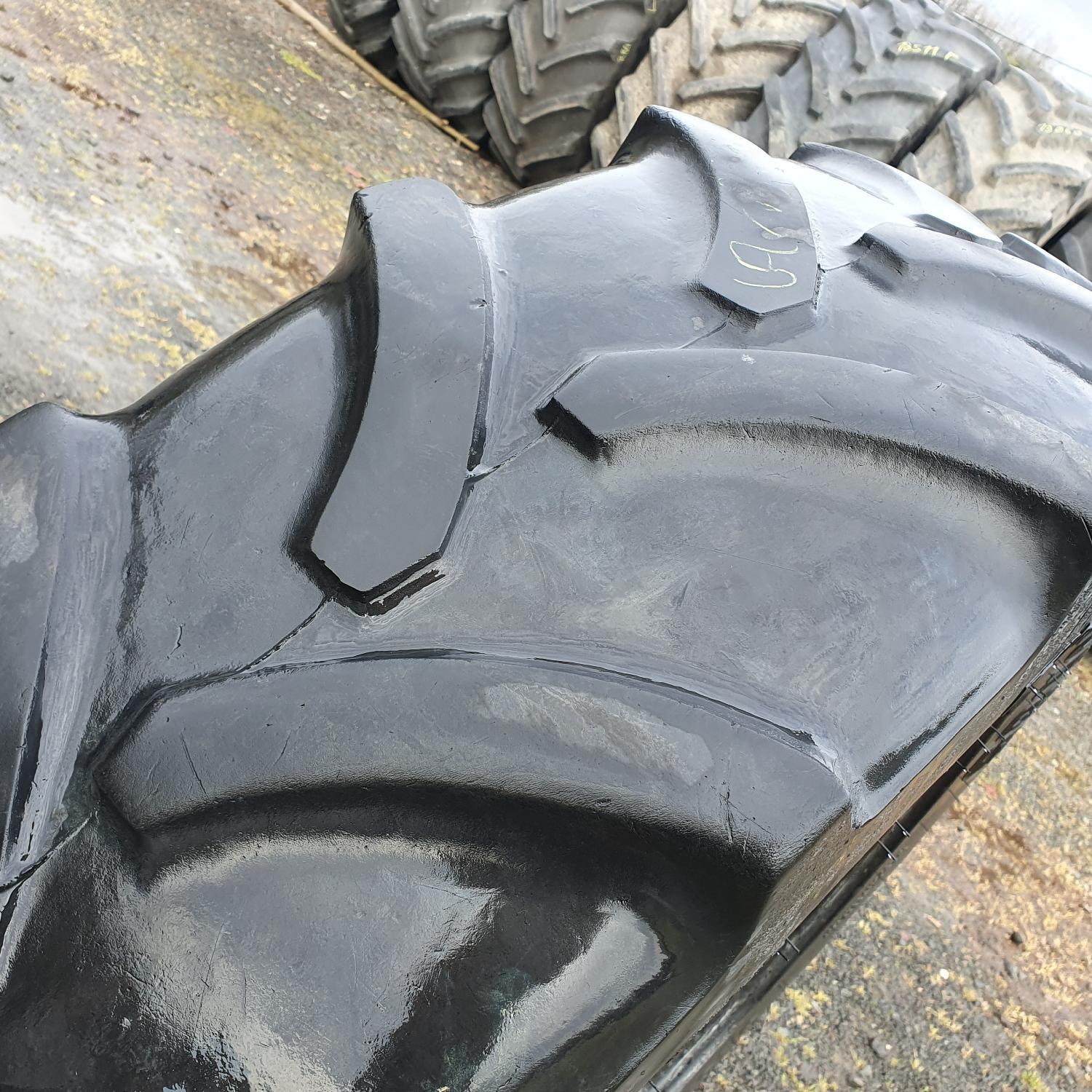  Cauciucuri 340/85R28 (13.6	R28) Vredestein