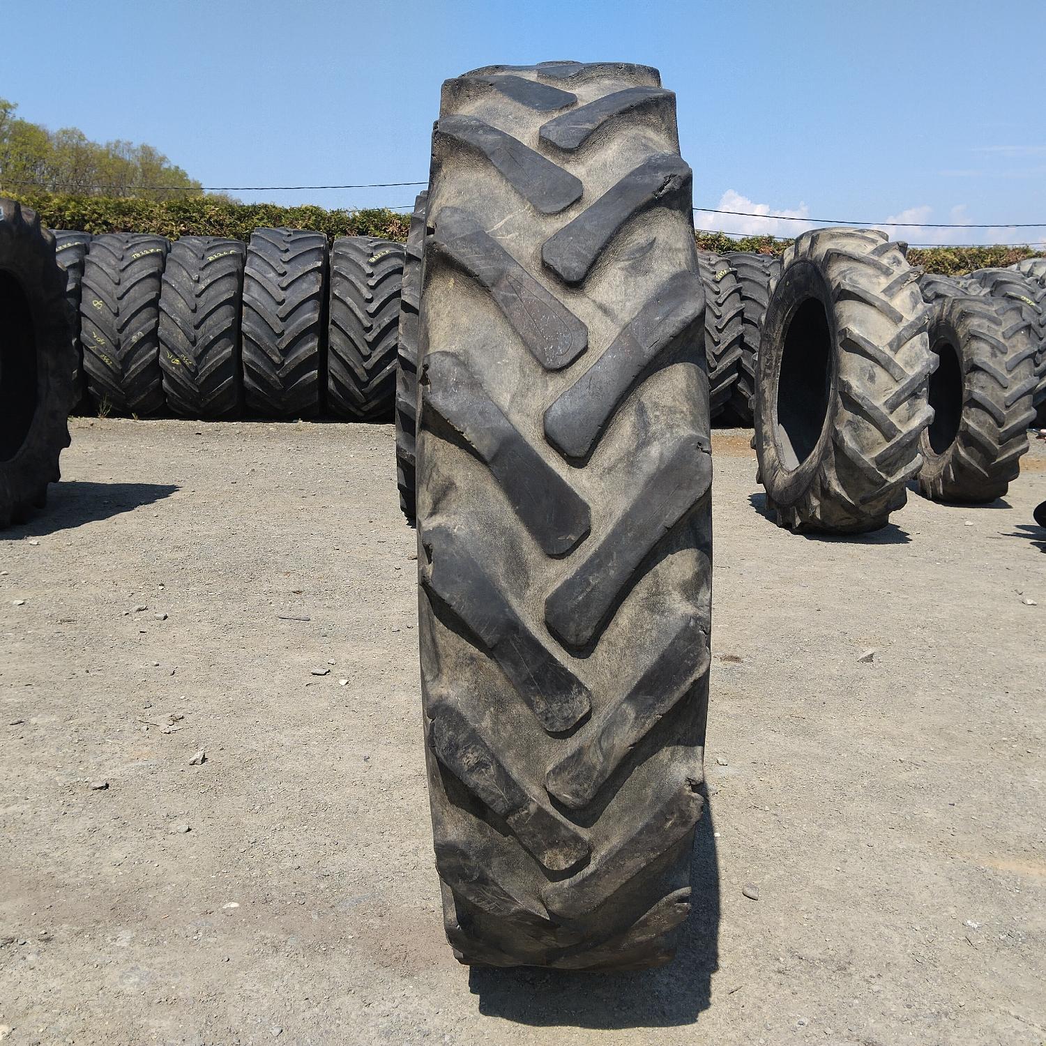  Cauciucuri 12.4-32 (320/85R32) Semperit