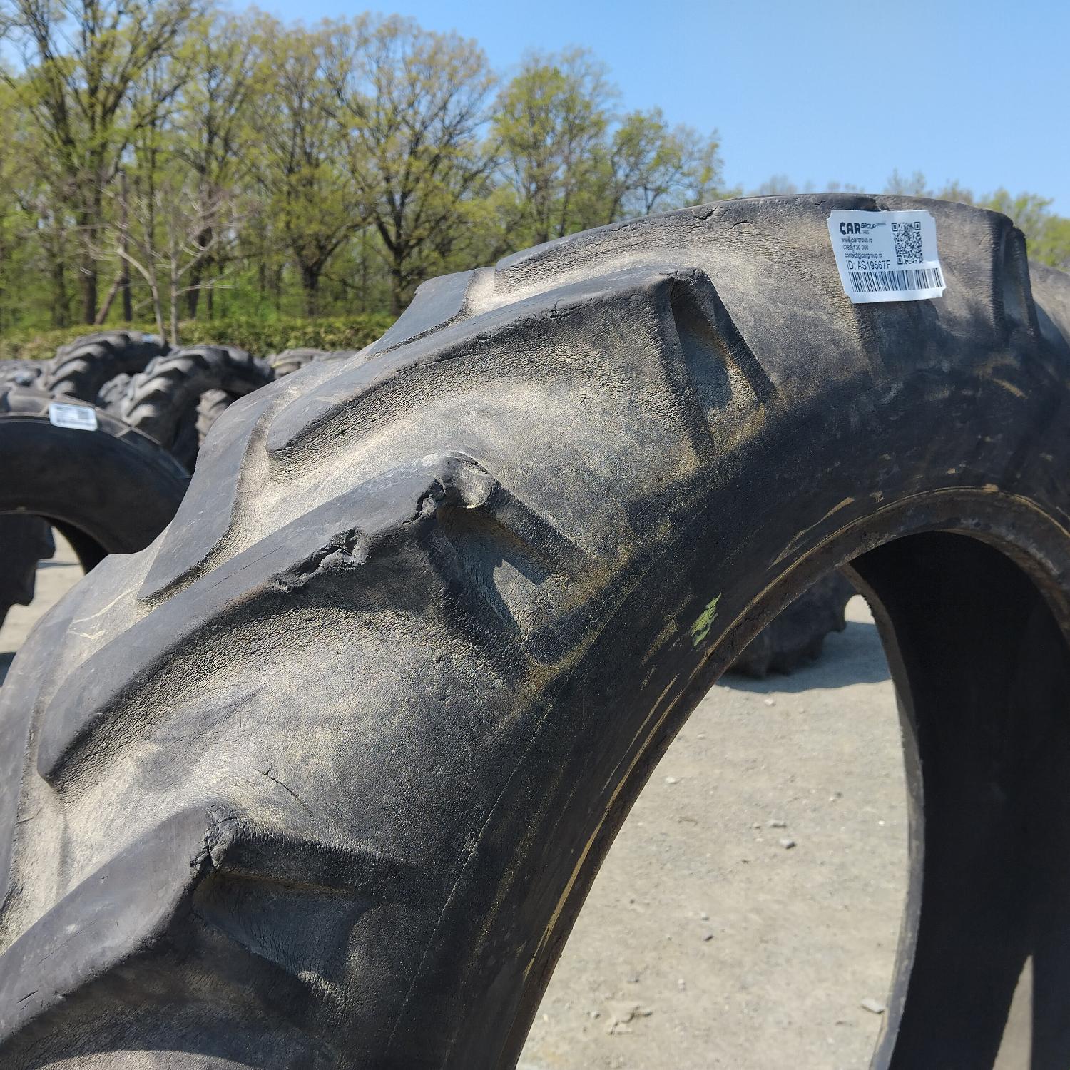  Cauciucuri 12.4-32 (320/85R32) Semperit