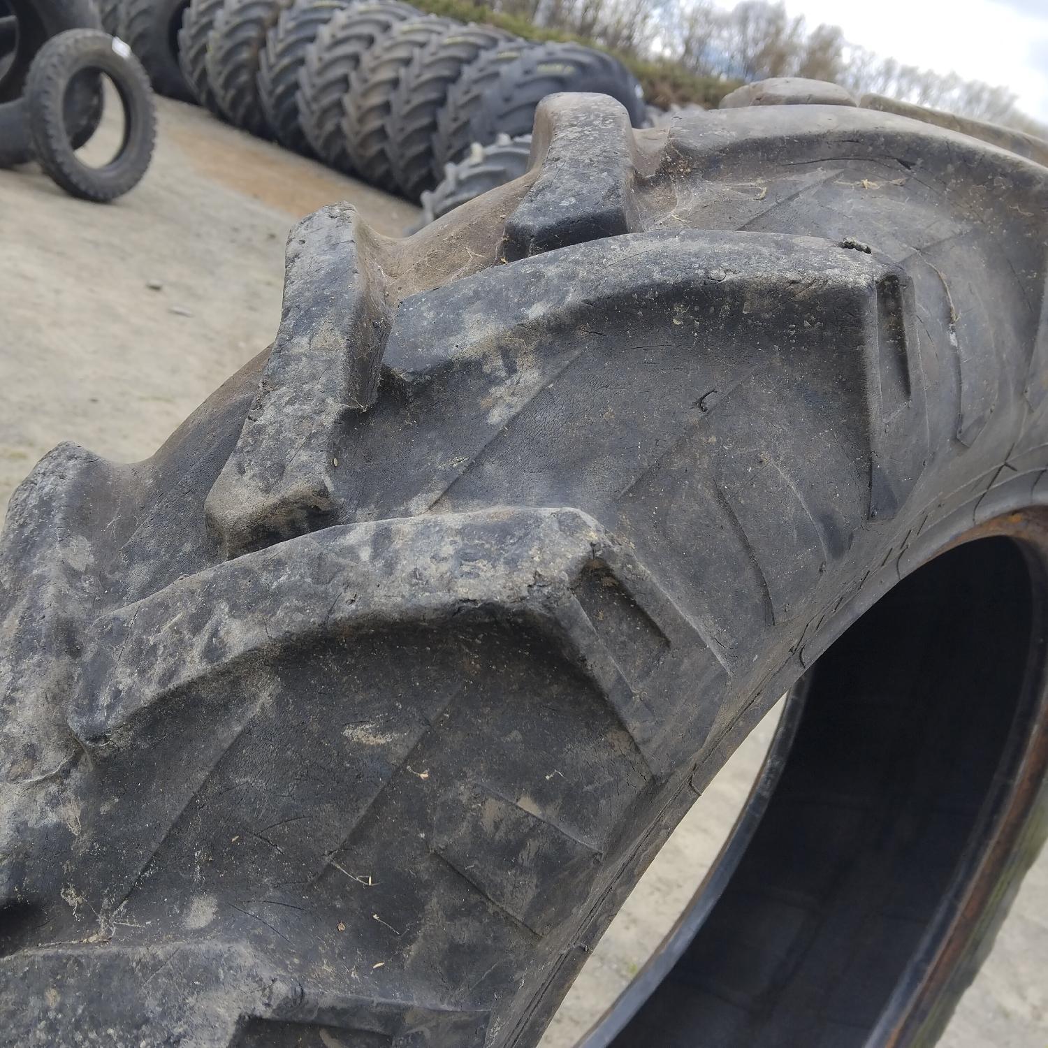  Cauciucuri 9.5R24 (250/85R24) Pirelli