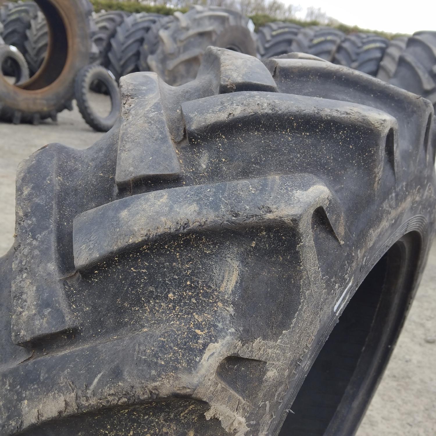  Cauciucuri 10.0/75-15.3 (260/70R15.3) Continental