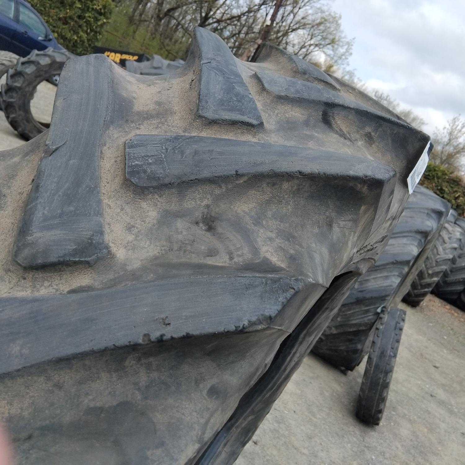  Cauciucuri 12.4-32 (320/85R32) Goodyear