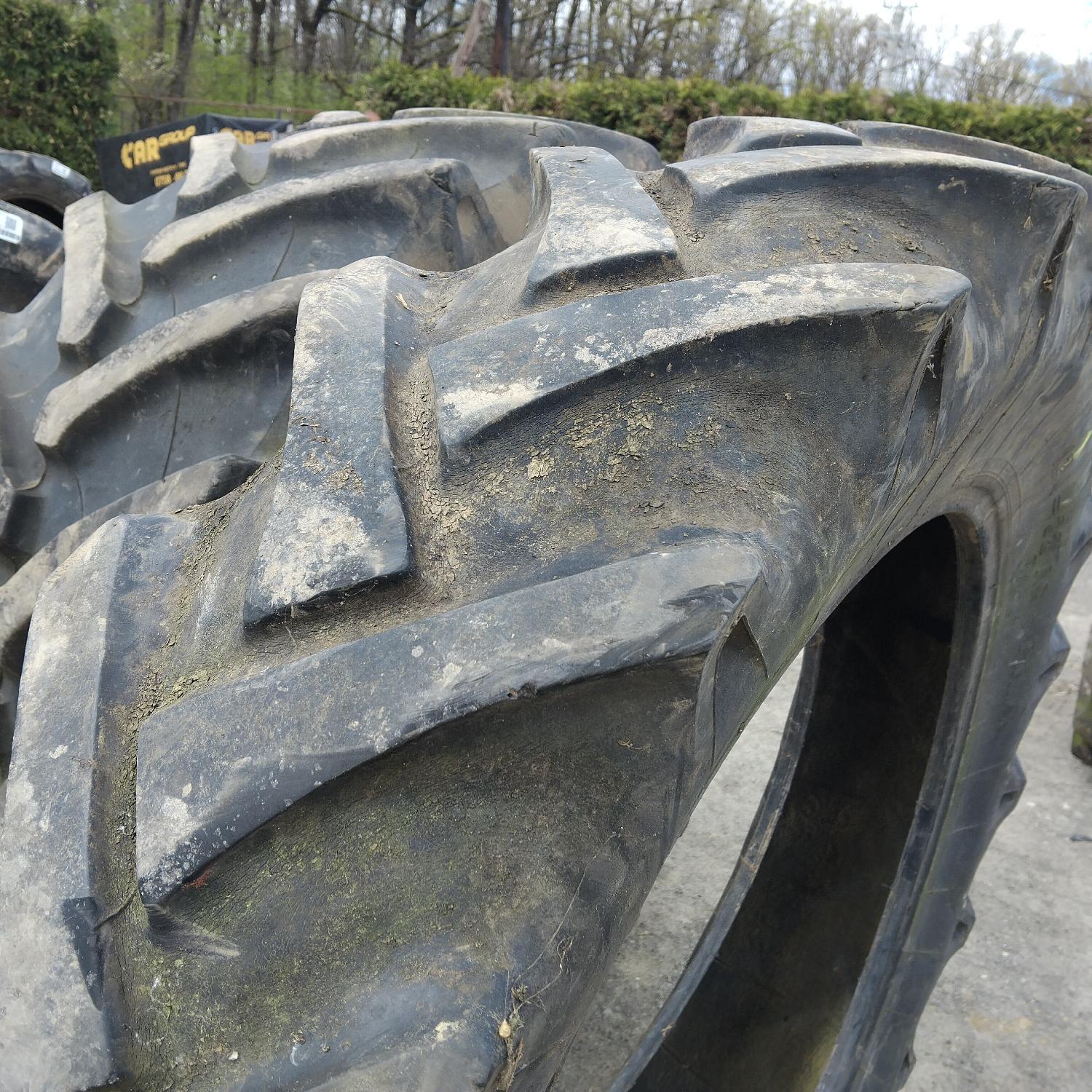  Cauciucuri 12.4-32 (320/85R32) Continental