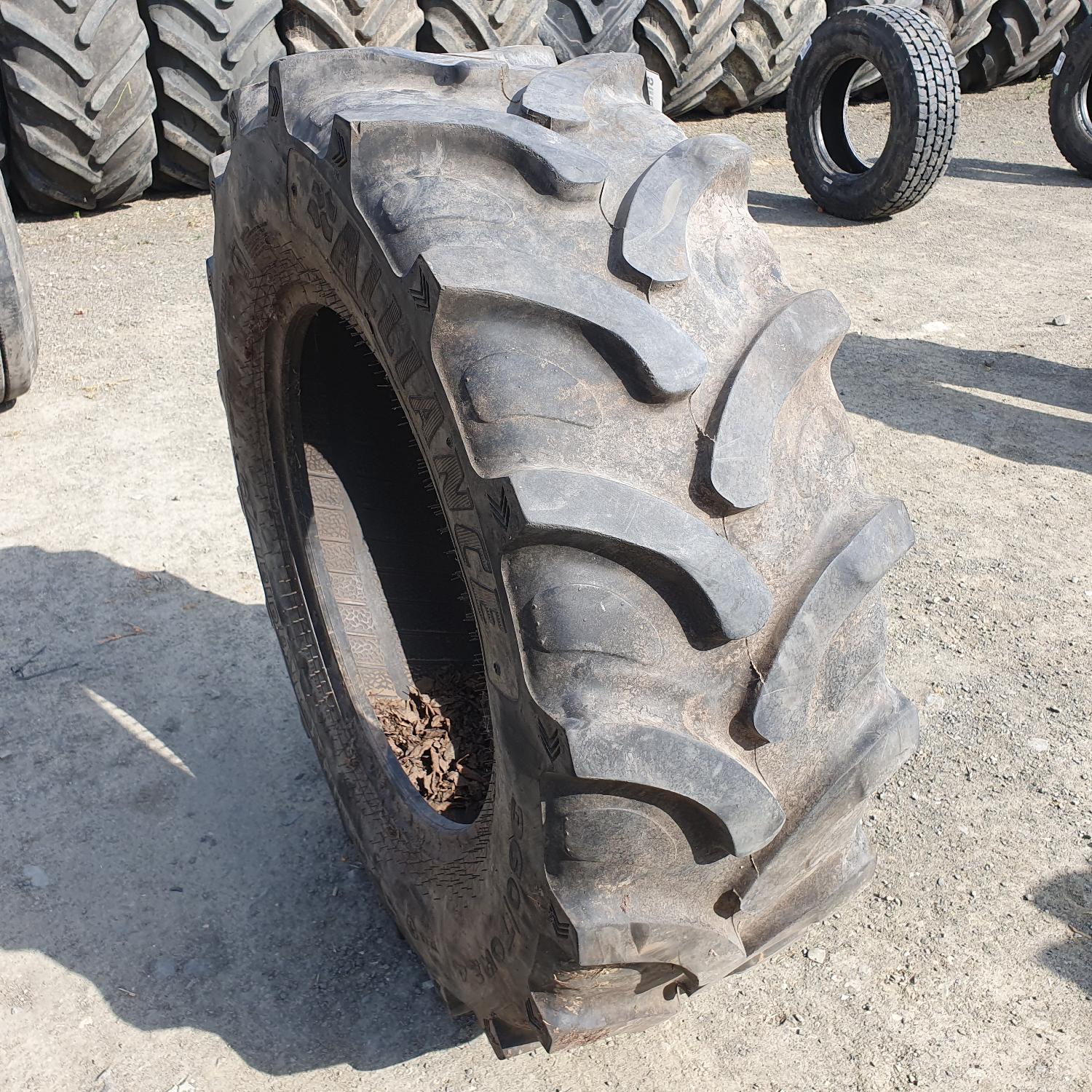  Cauciucuri 360/70R24  Alliance