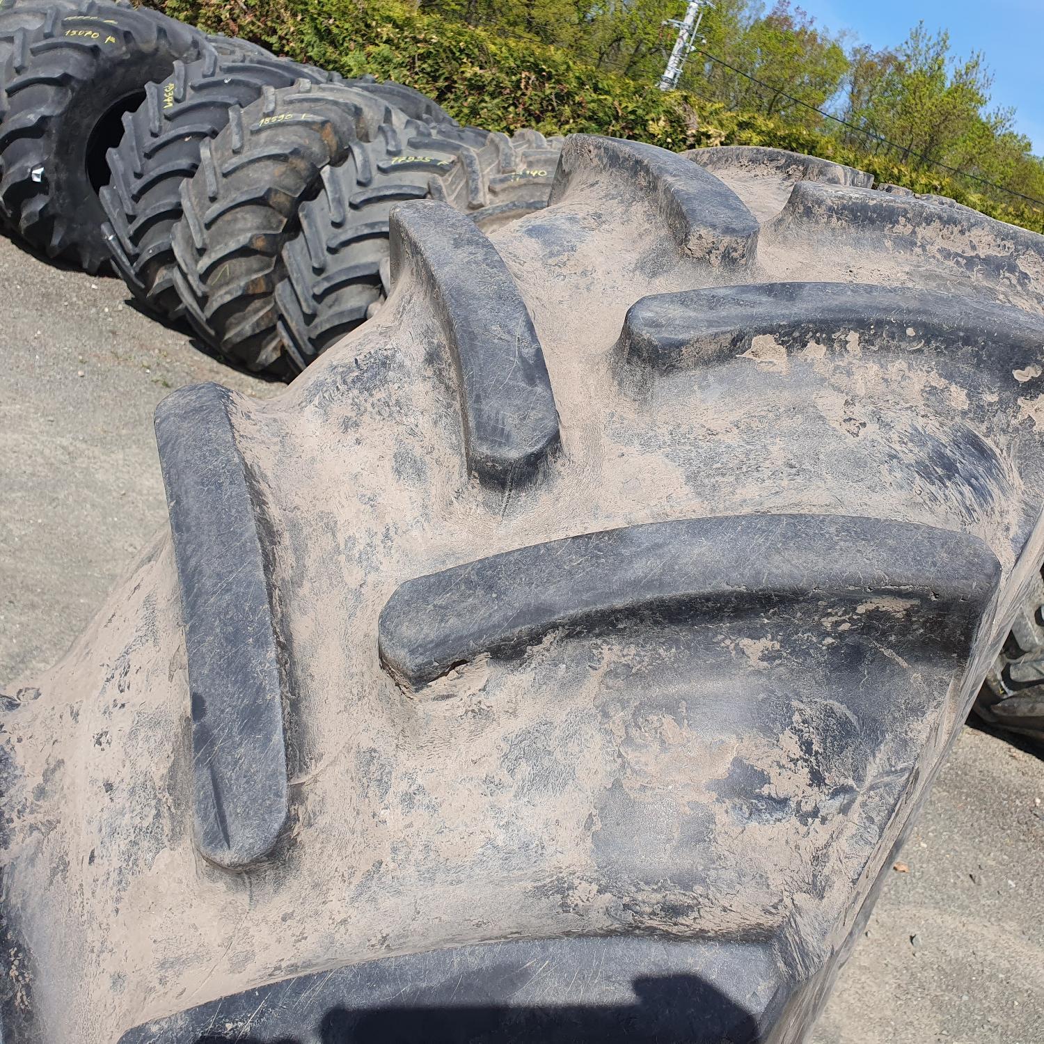  Cauciucuri 520/70R38  Continental