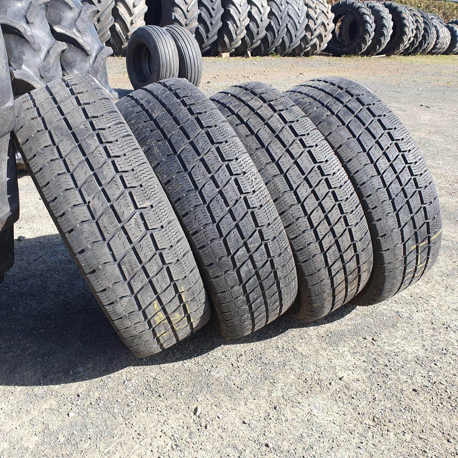  Cauciucuri 215/70R15  Vredestein