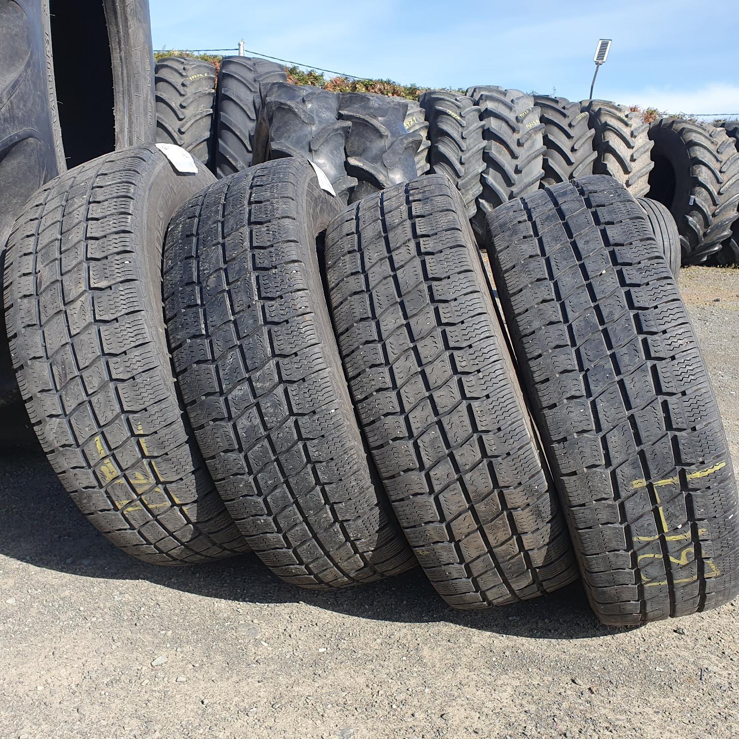  Cauciucuri 215/70R15  Vredestein