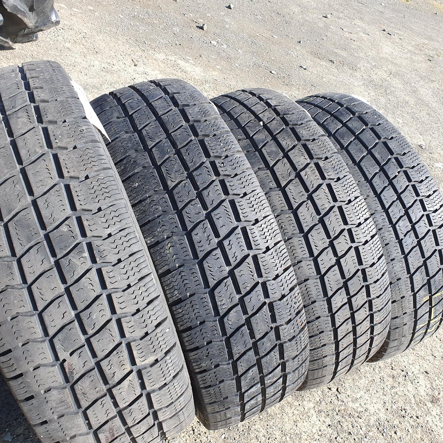  Cauciucuri 215/70R15  Vredestein