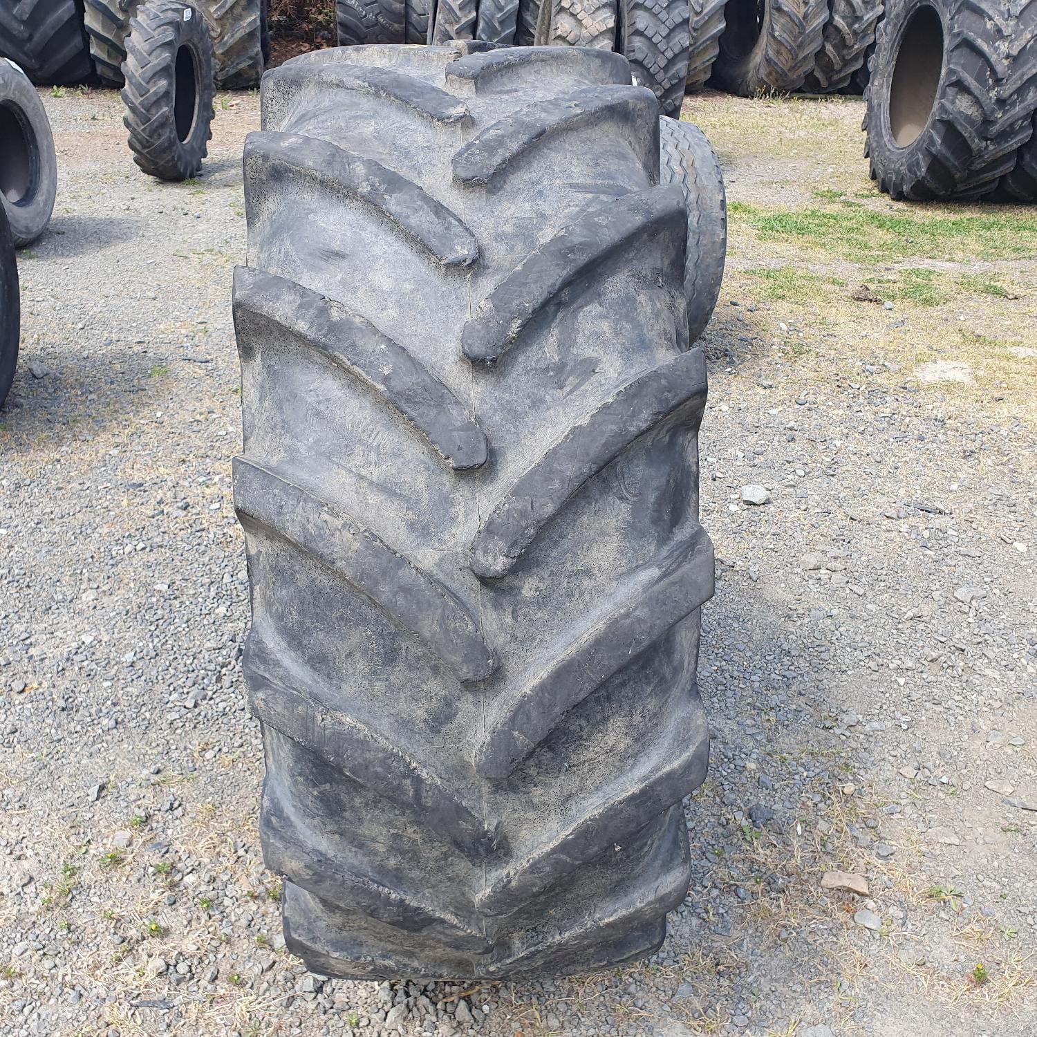  Cauciucuri 440/65R24  Michelin