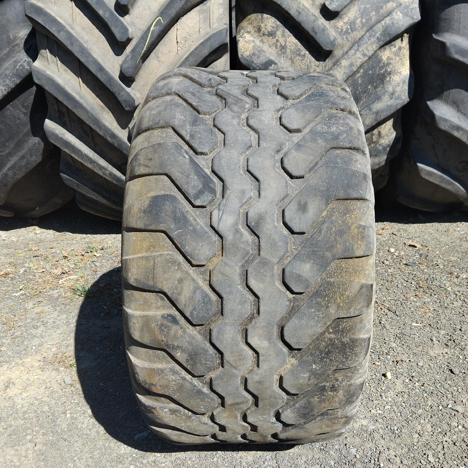  Cauciucuri 380/55-17  Vredestein