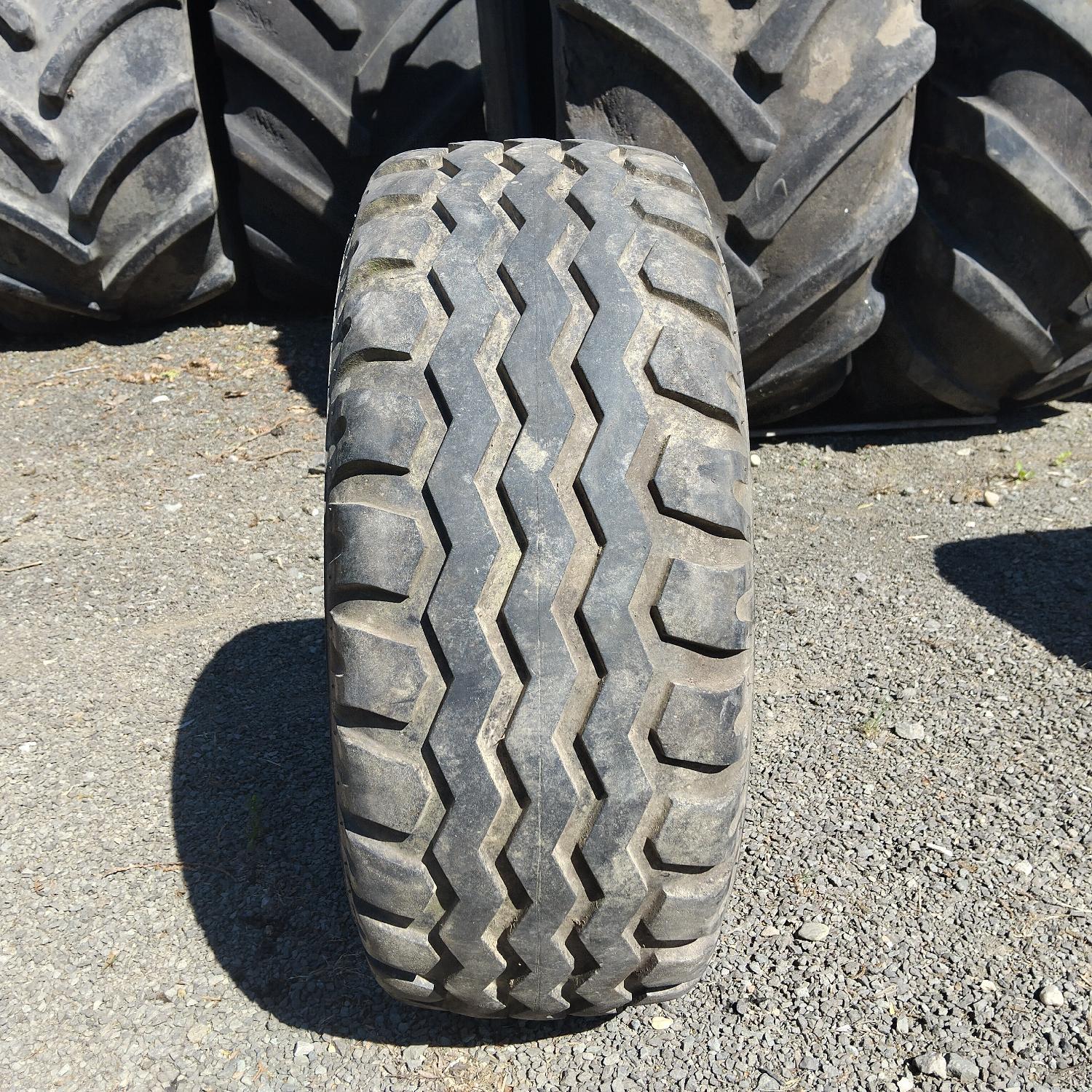  Cauciucuri 10.0/75-15.3 (260/70R15.3) Viskafors