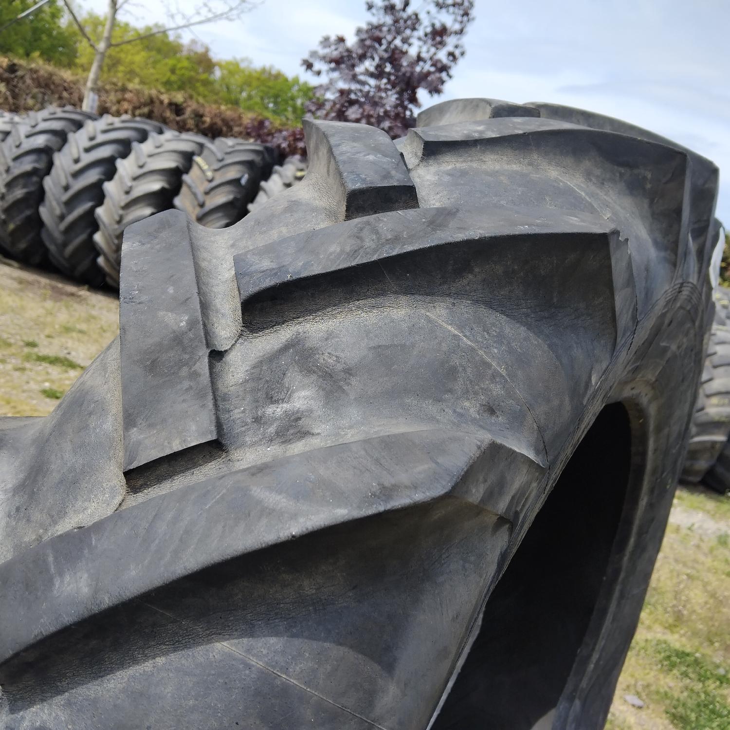  Cauciucuri 12.4-32 (320/85R32) Semperit