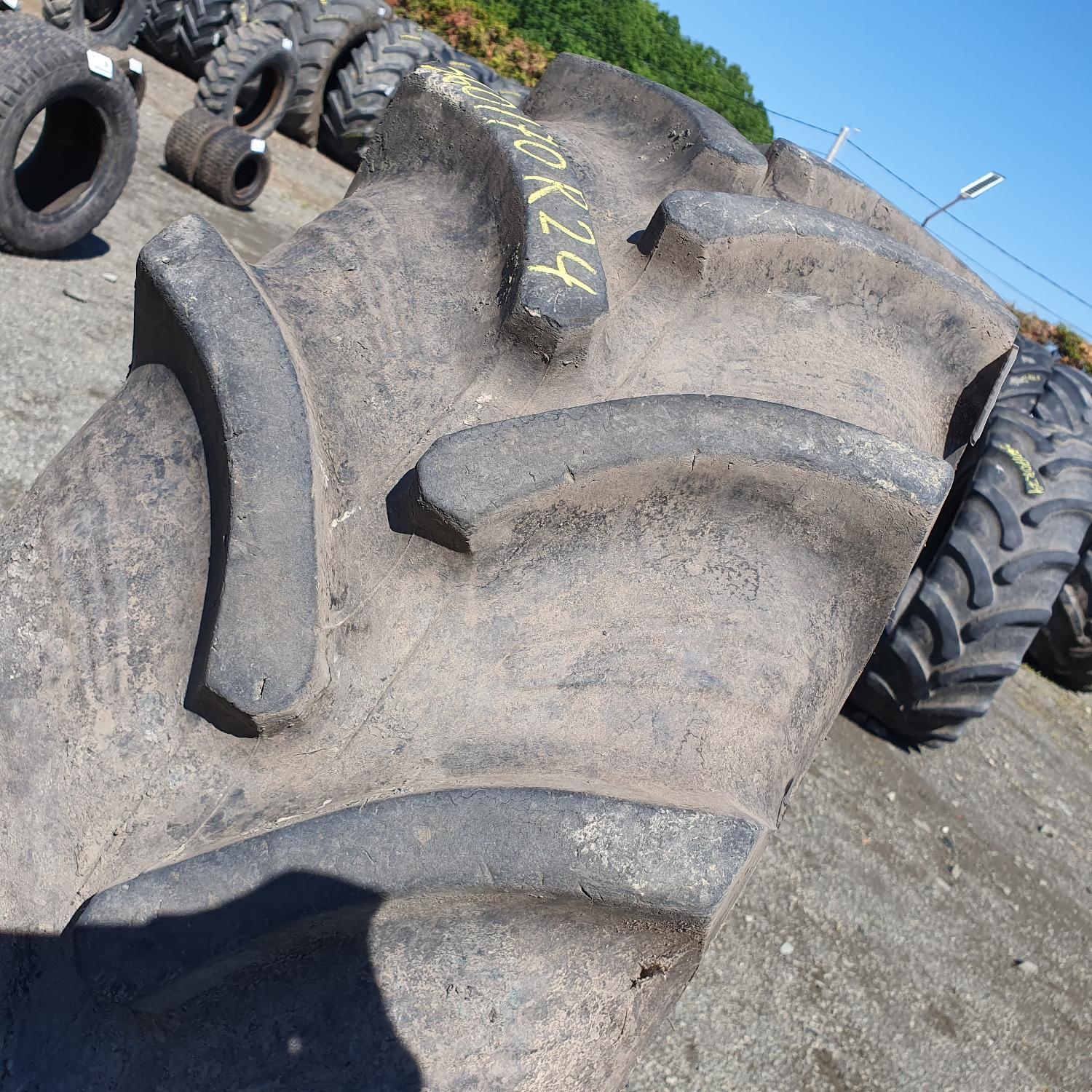  Cauciucuri 360/70R24  Ozka